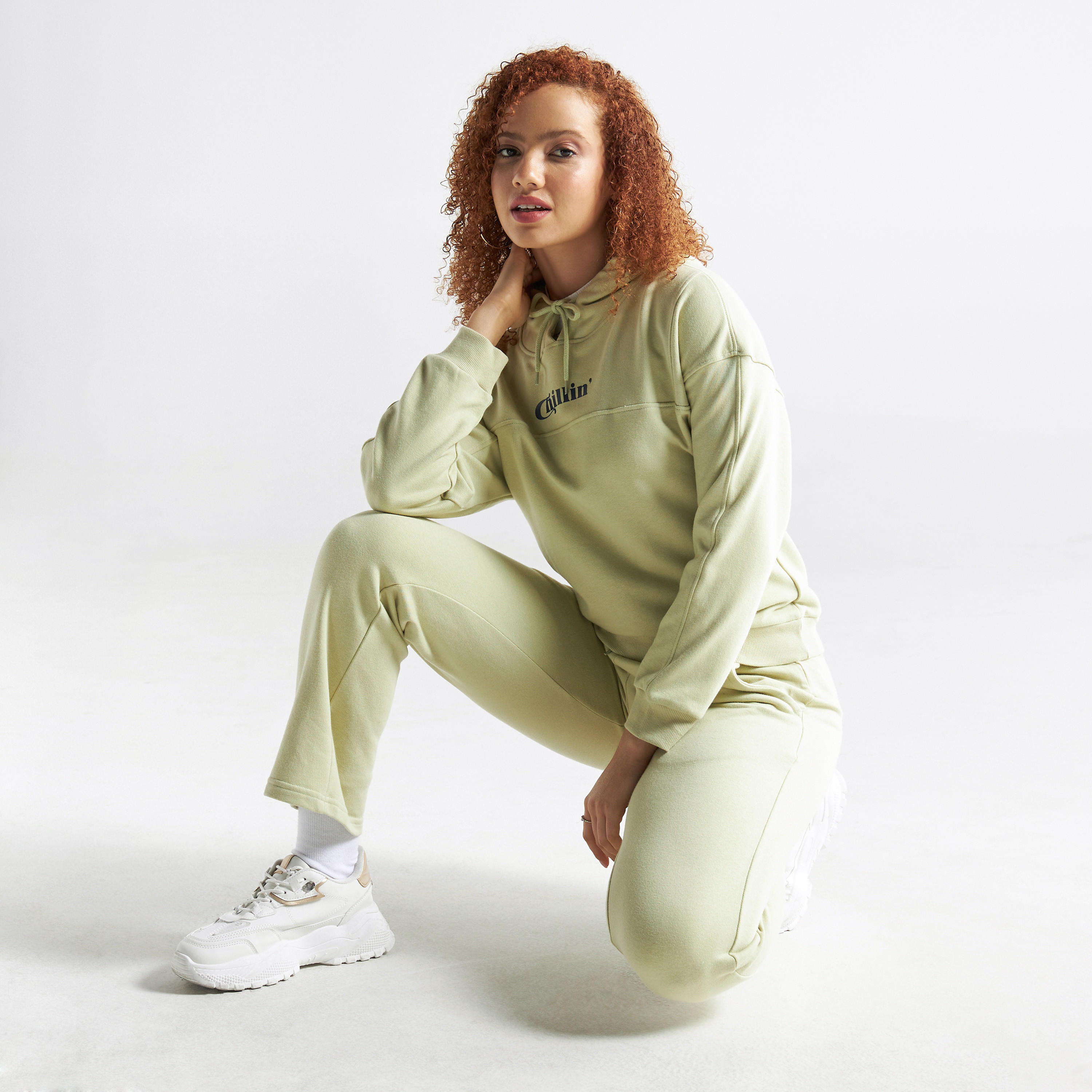هودي بأكمام طويلة وطبعات-women-winterwear-hoodiesandsweatshirts-hoodies-image-2