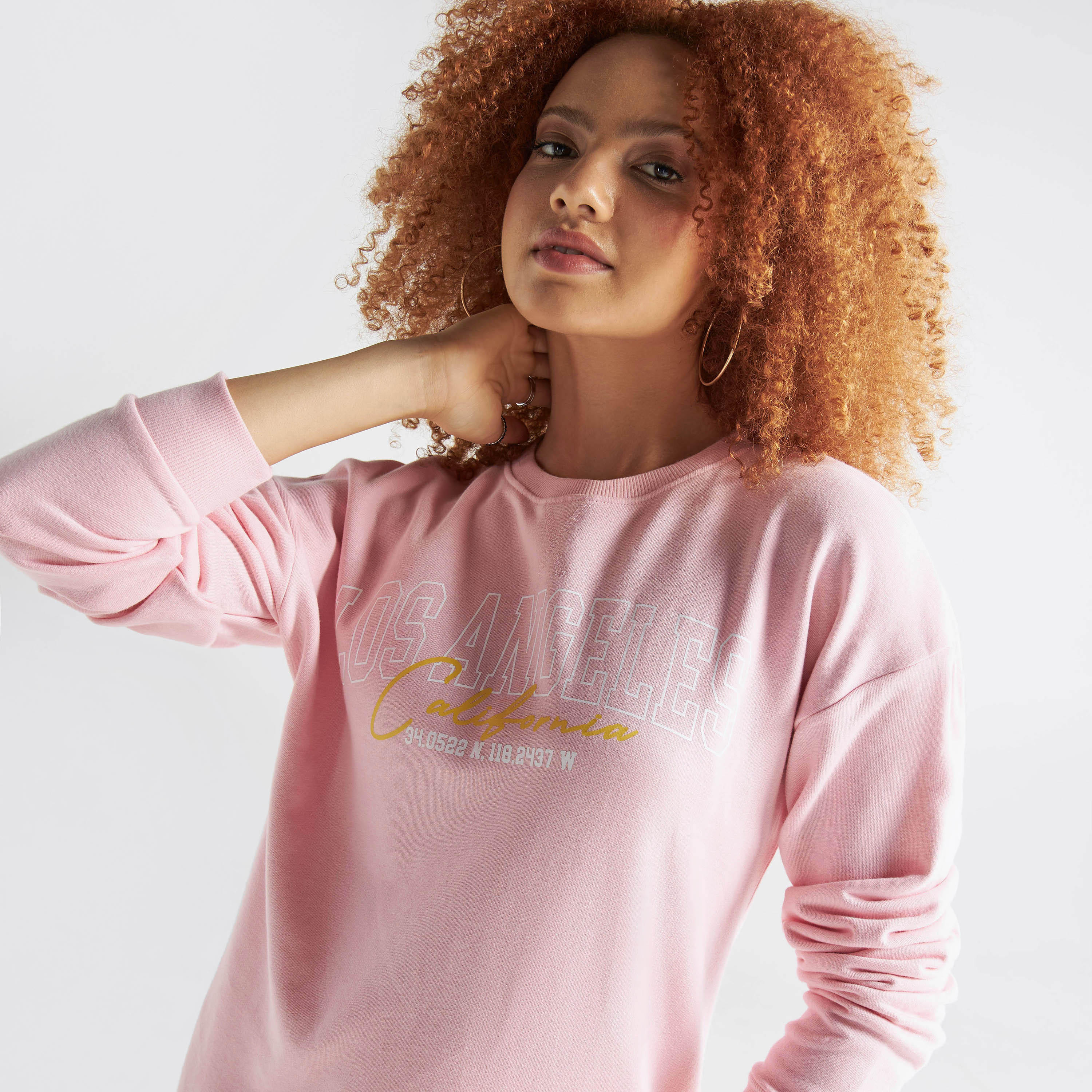 سويت شيرت بأكمام طويلة وطبعات-women-winterwear-hoodiesandsweatshirts-sweatshirts-image-1