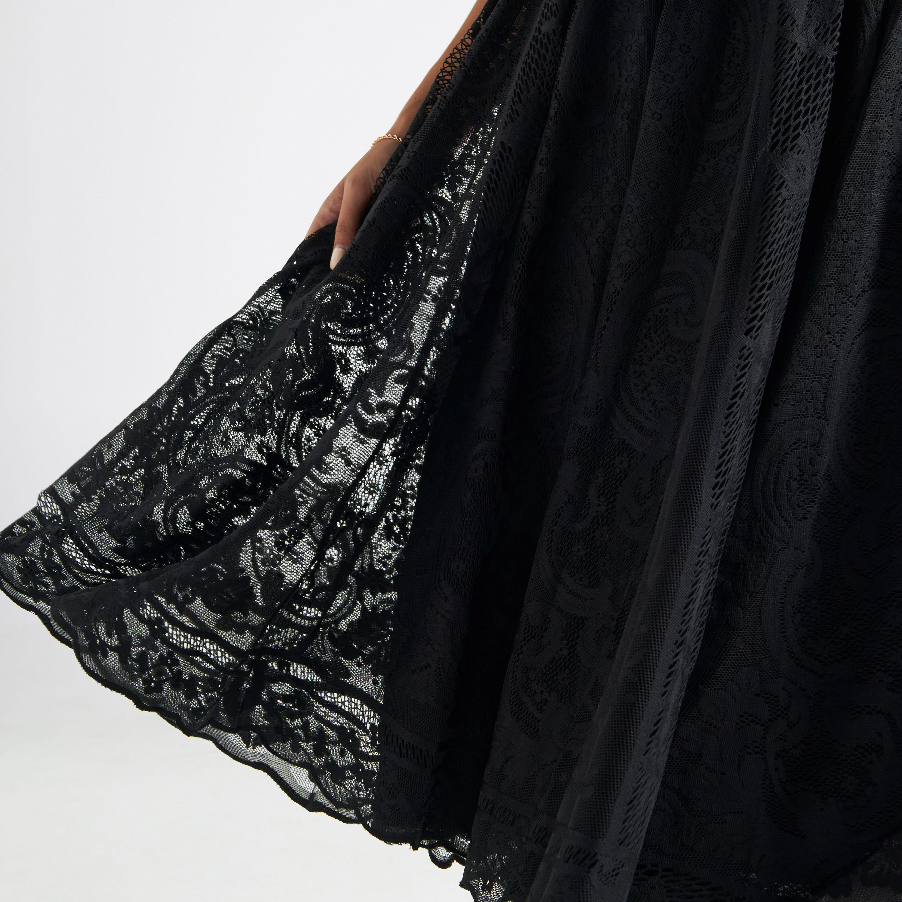تنورة بتفاصيل دانتيل-women-clothing-bottoms-skirts-image-1