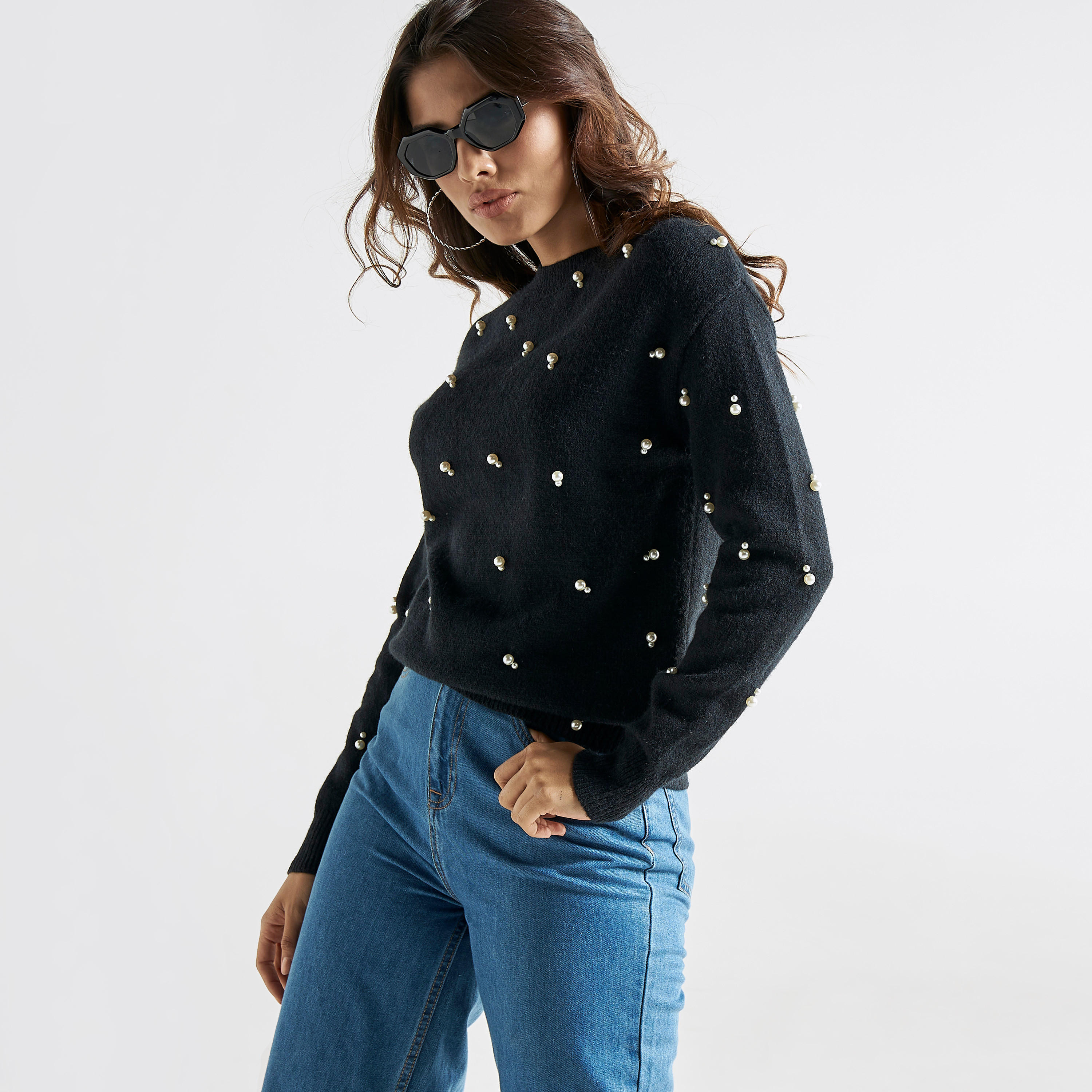 كنزة مزيّنة باللؤلؤ بياقة ضيقة وأكمام طويلة-women-clothing-cardigansandjumpers-jumpers-image-5