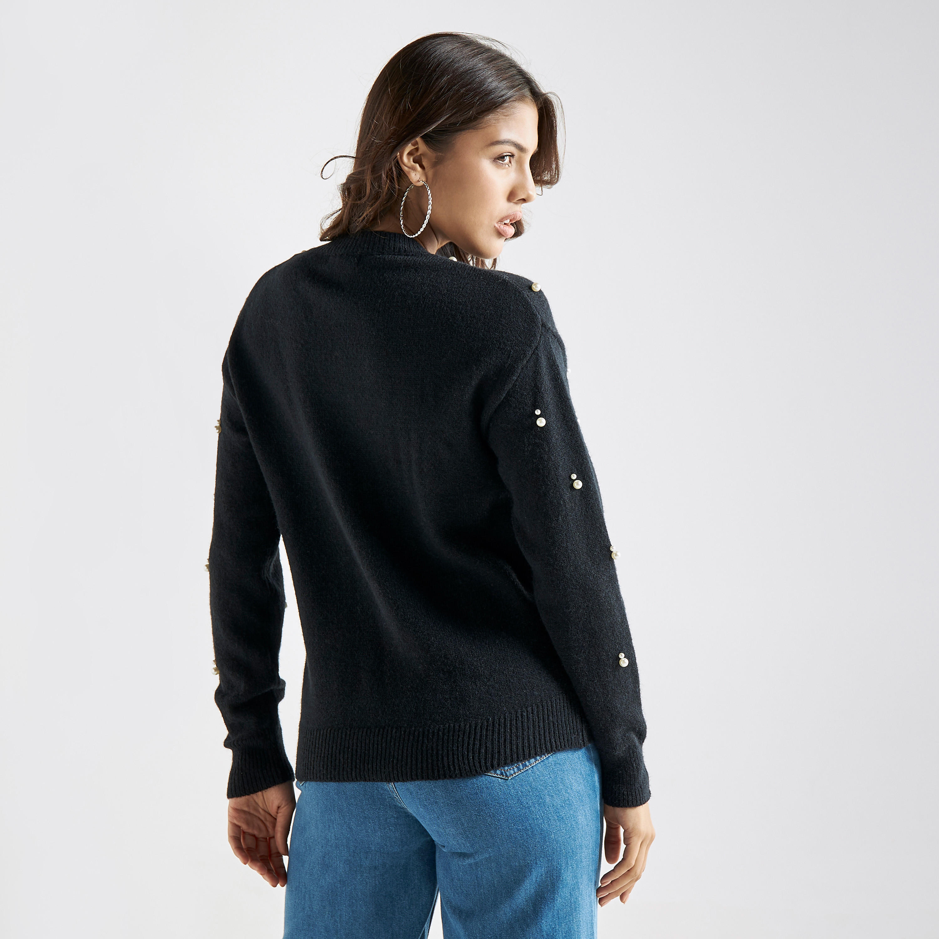 كنزة مزيّنة باللؤلؤ بياقة ضيقة وأكمام طويلة-women-clothing-cardigansandjumpers-jumpers-image-7
