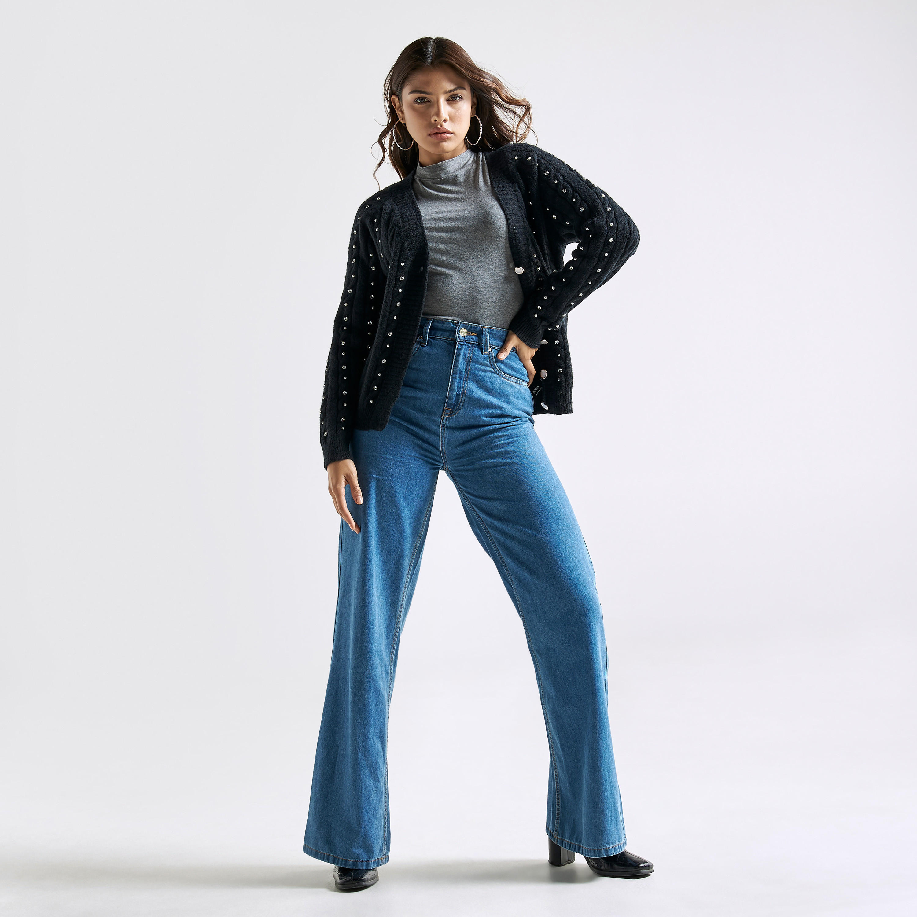 كارديجان بياقة v بارز الملمس وأكمام طويلة-women-winterwear-cardigansandjumpers-cardigans-image-2
