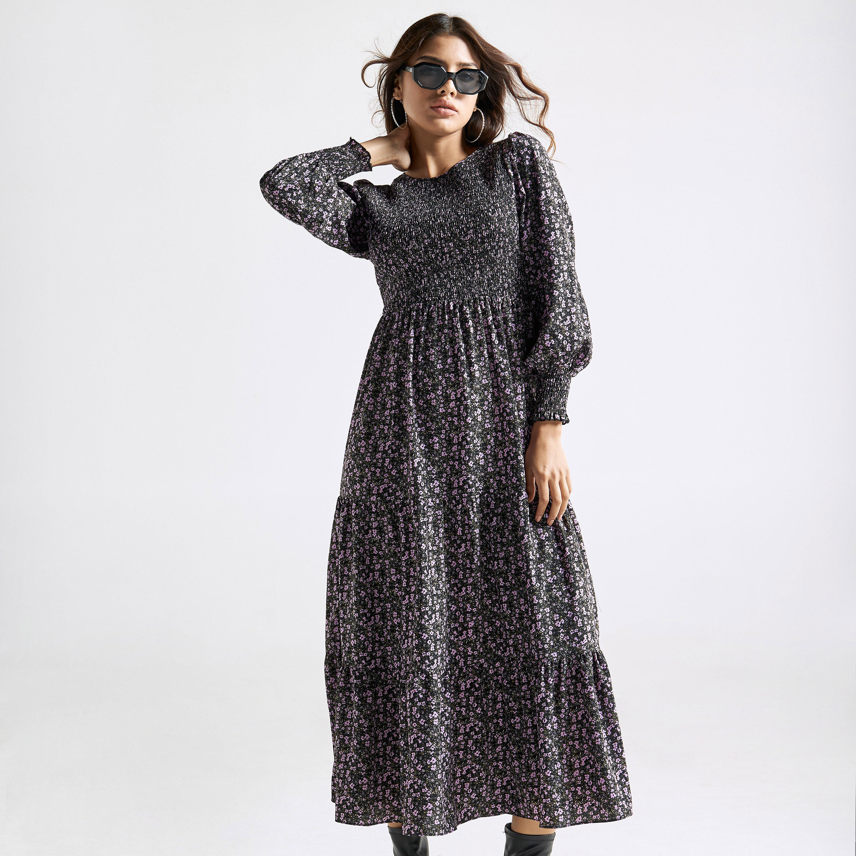 فستان متعدّد الطبقات بطبعات أزهار وياقة ضيقة وأكمام طويلة-women-clothing-dresses-image-1