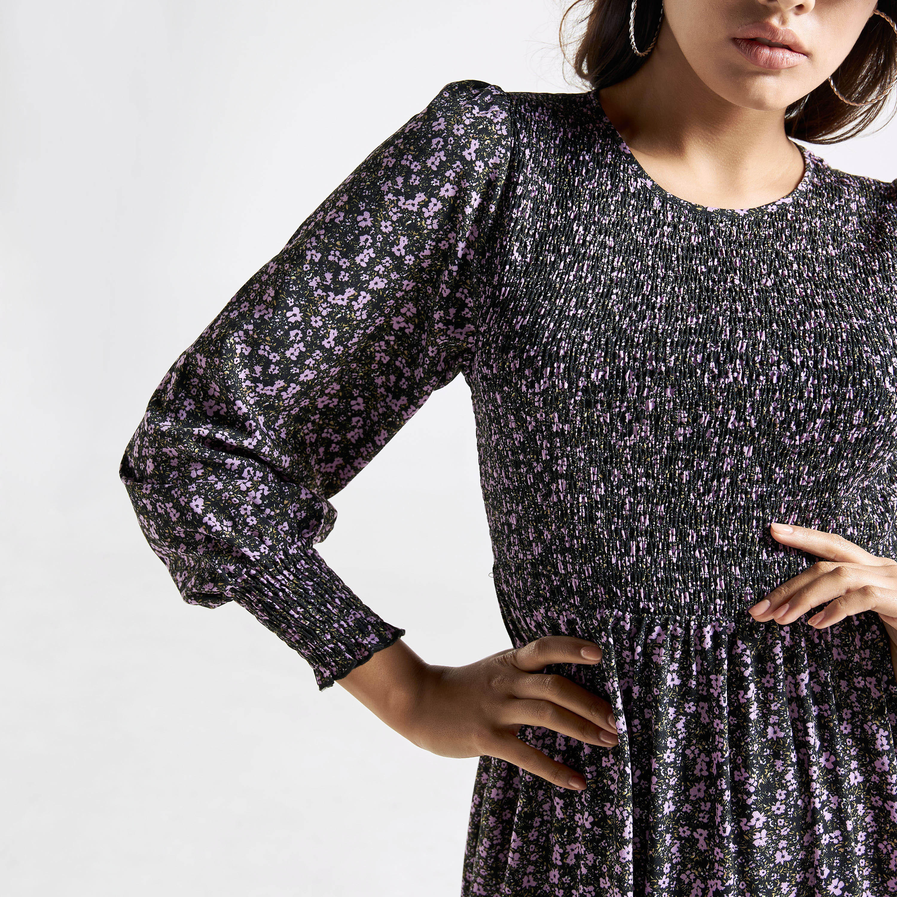 فستان متعدّد الطبقات بطبعات أزهار وياقة ضيقة وأكمام طويلة-women-clothing-dresses-image-4