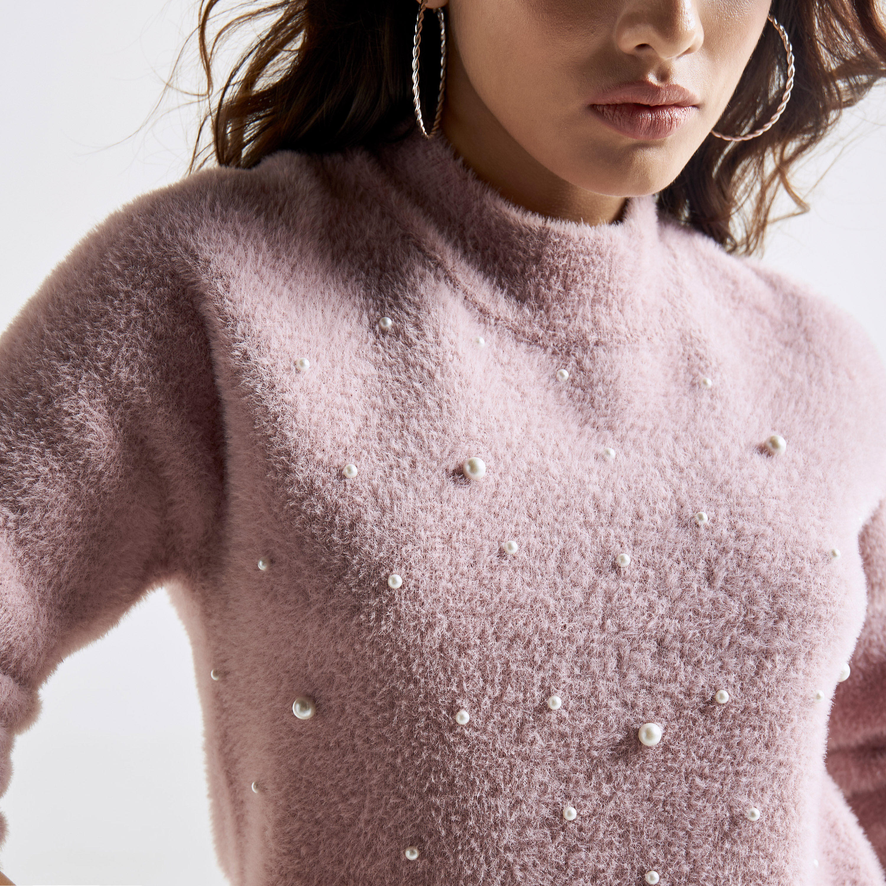 كنزة مزيّنة باللؤلؤ بياقة v وأكمام طويلة-women-clothing-cardigansandjumpers-jumpers-image-4