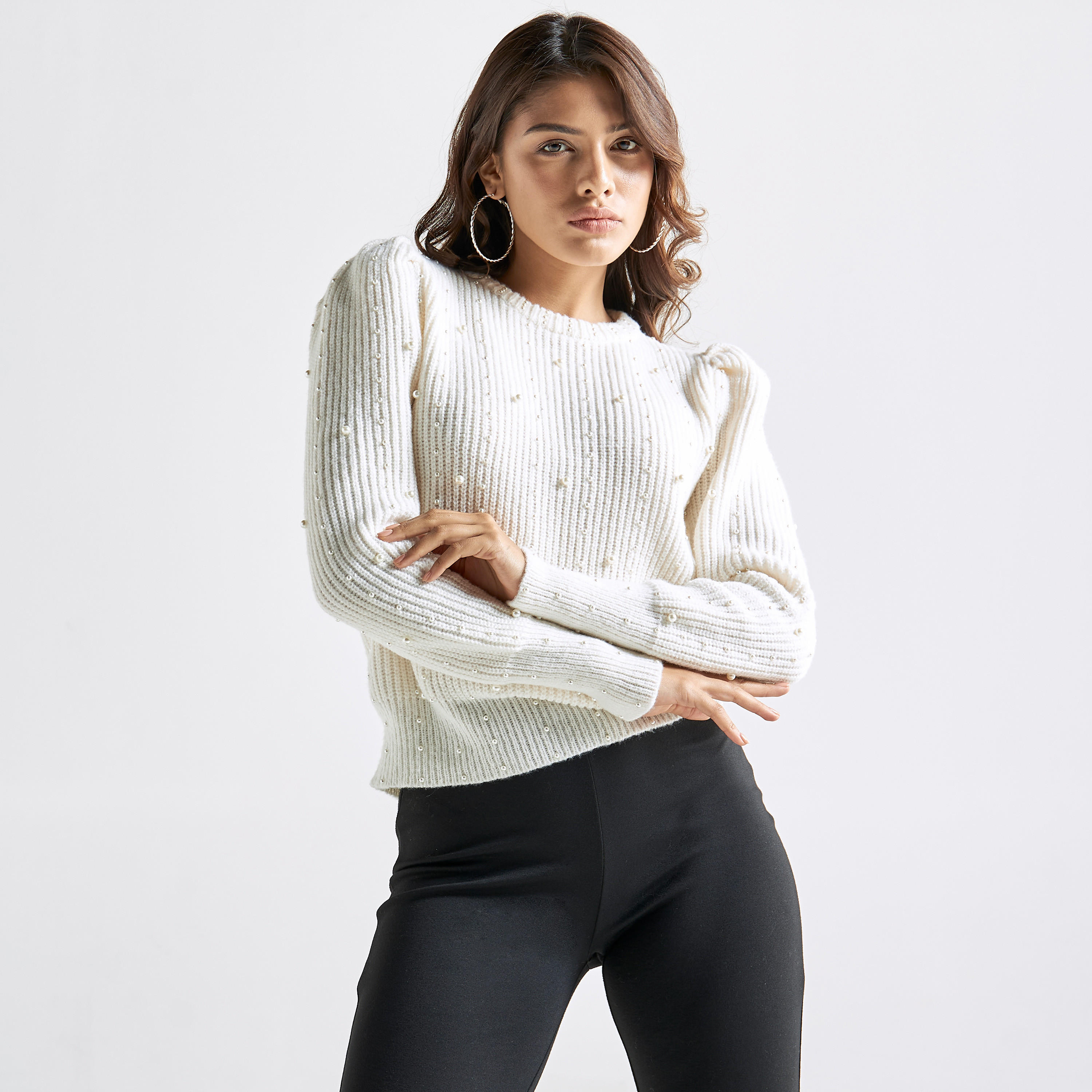 بلوفر مزين باللؤلؤ بياقة مستديرة وأكمام منفوخة-women-clothing-cardigansandjumpers-jumpers-image-1
