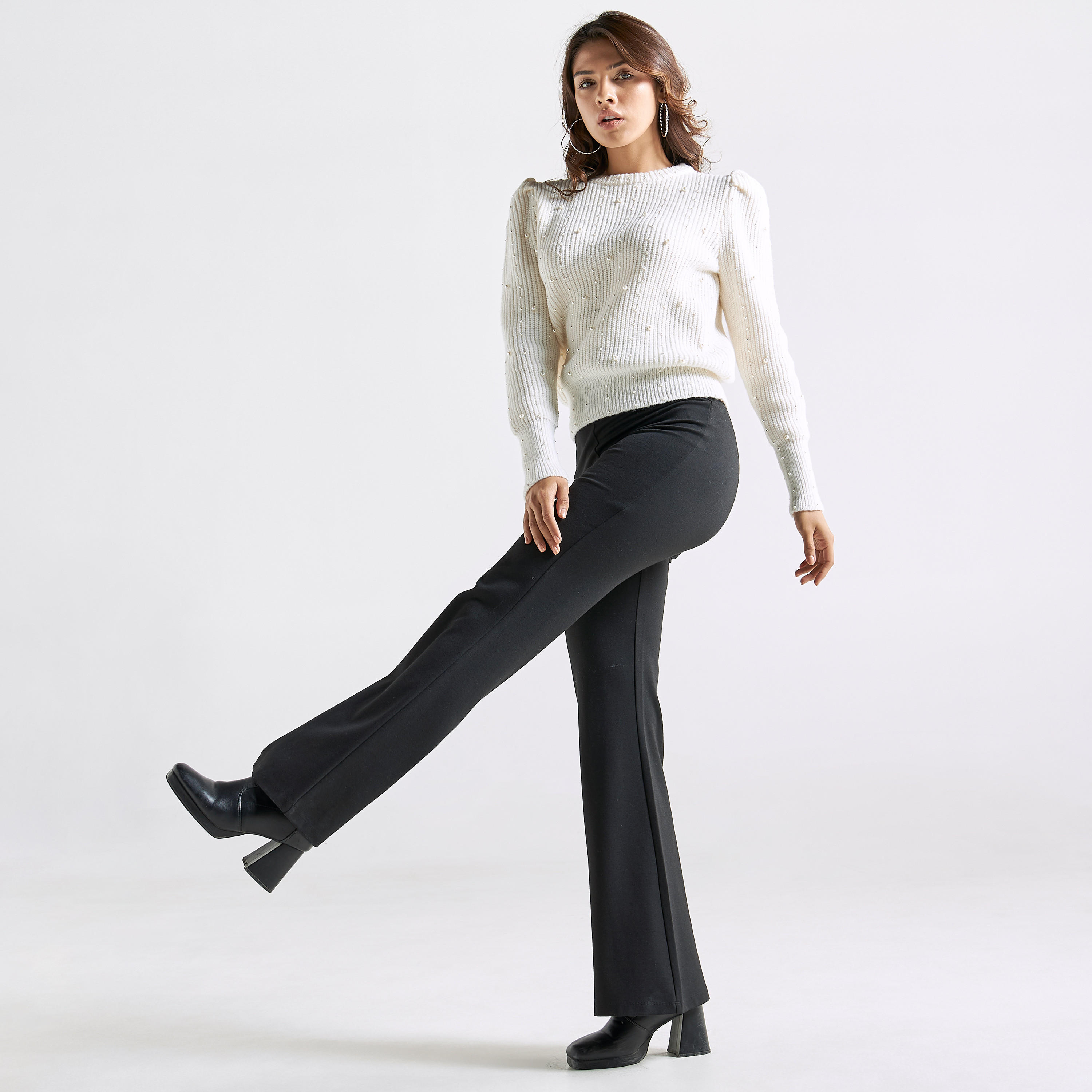 بلوفر مزين باللؤلؤ بياقة مستديرة وأكمام منفوخة-women-clothing-cardigansandjumpers-jumpers-image-2