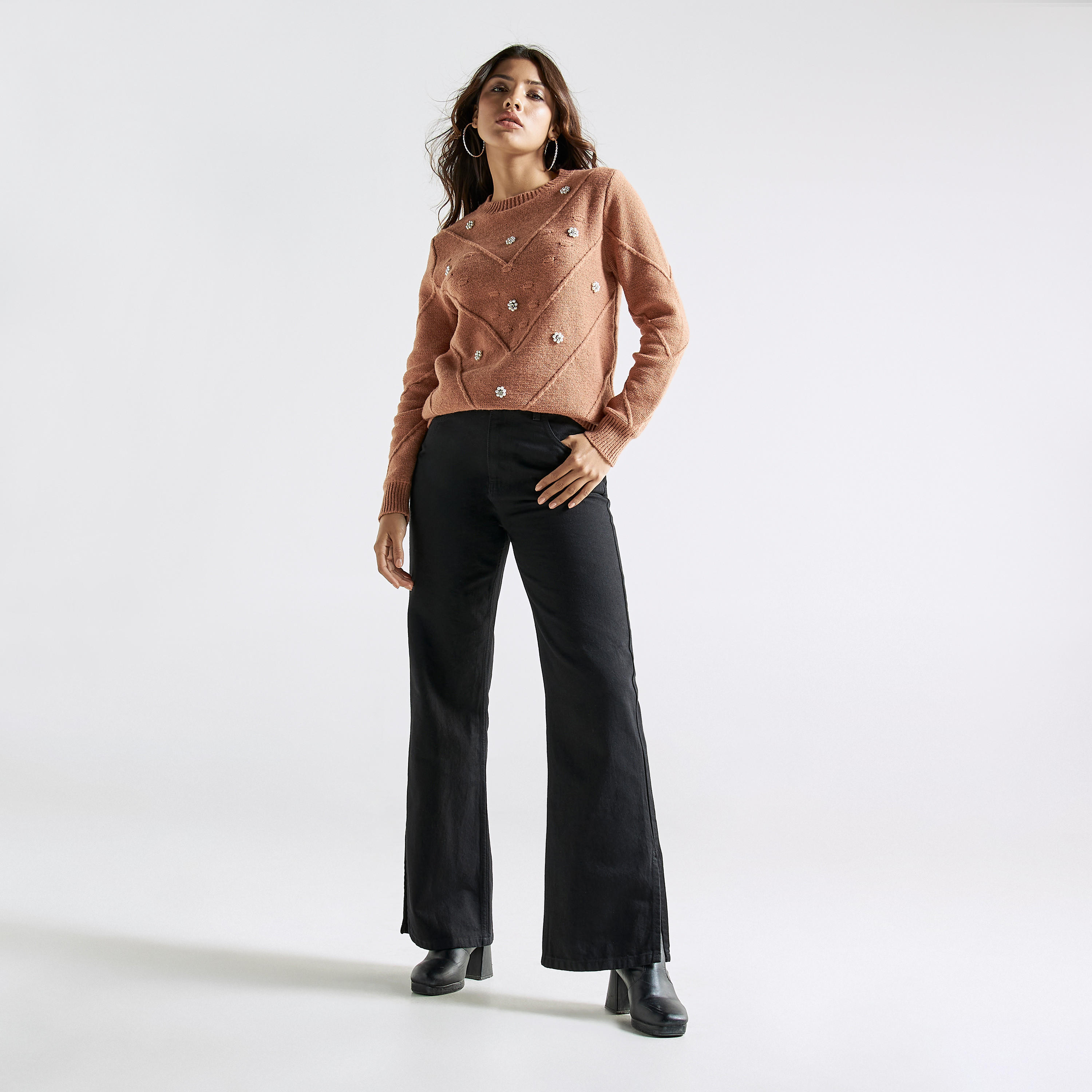 كنزة مزيّنة بياقة عالية وأكمام طويلة-women-clothing-cardigansandjumpers-jumpers-image-2