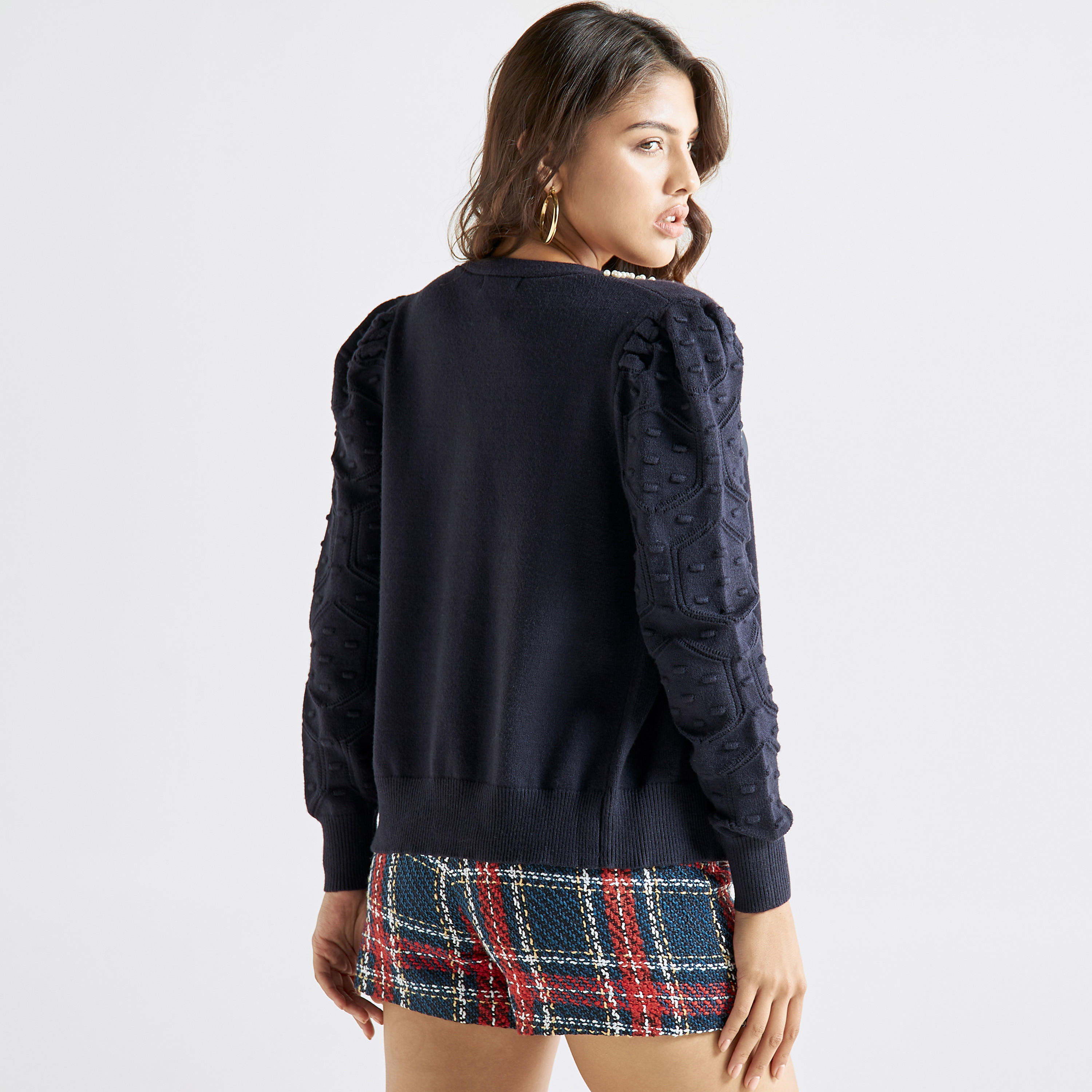 كارديجان مزيّن باللؤلؤ بياقة v وأكمام طويلة-women-winterwear-cardigansandjumpers-cardigans-image-7