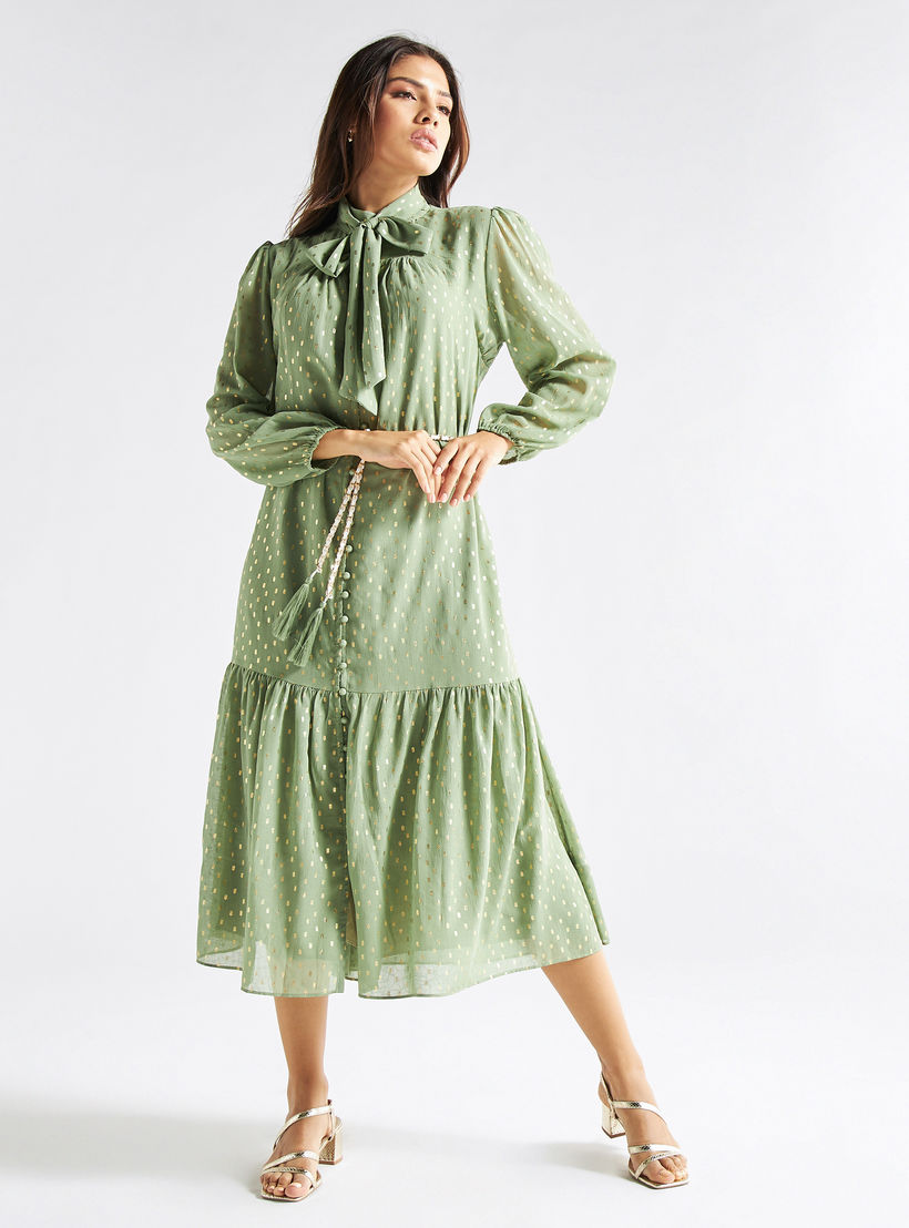 فستان بارز الملمس بأكمام طويلة وياقة فيونكة-women-clothing-dresses-image-1