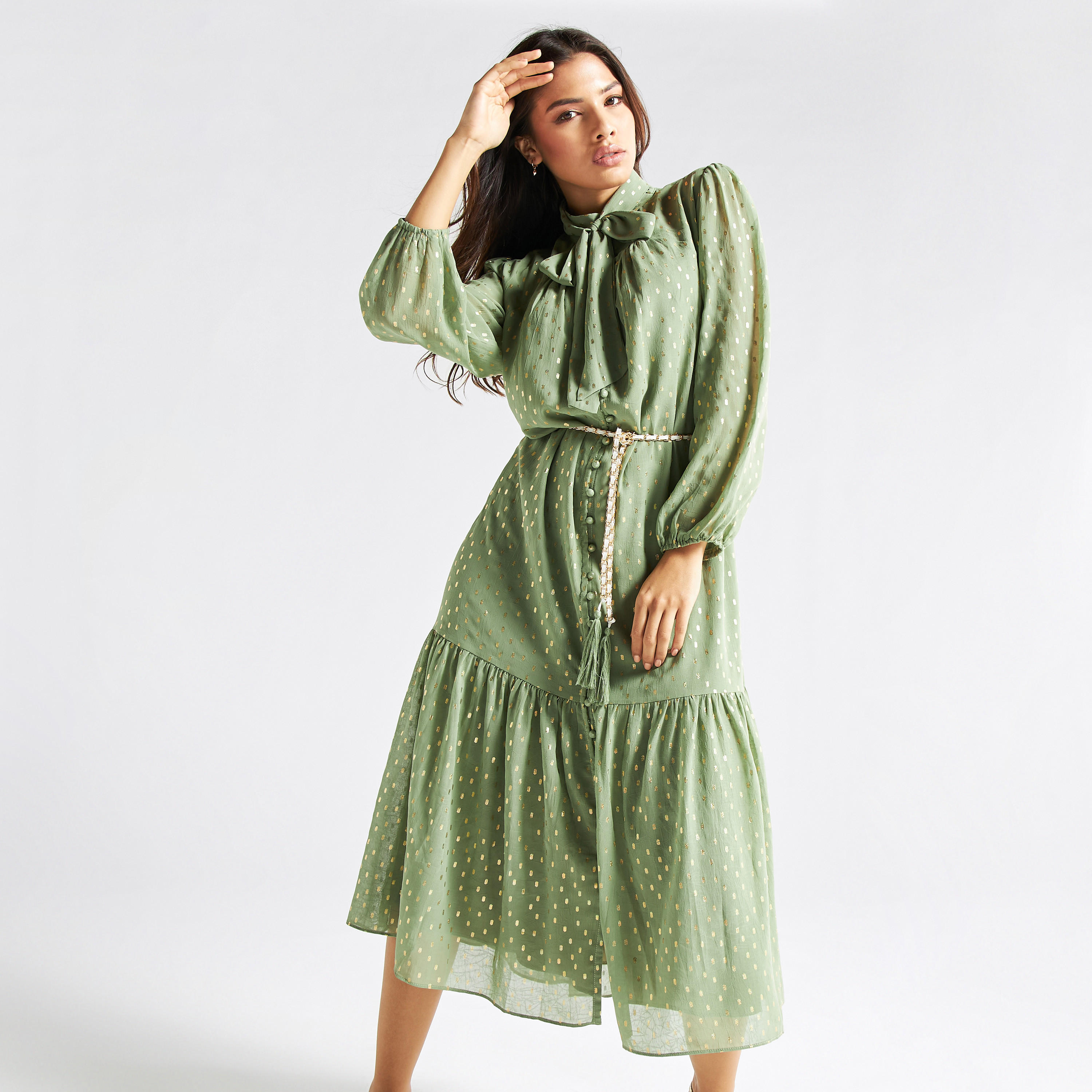 فستان بارز الملمس بأكمام طويلة وياقة فيونكة-women-clothing-dresses-image-2
