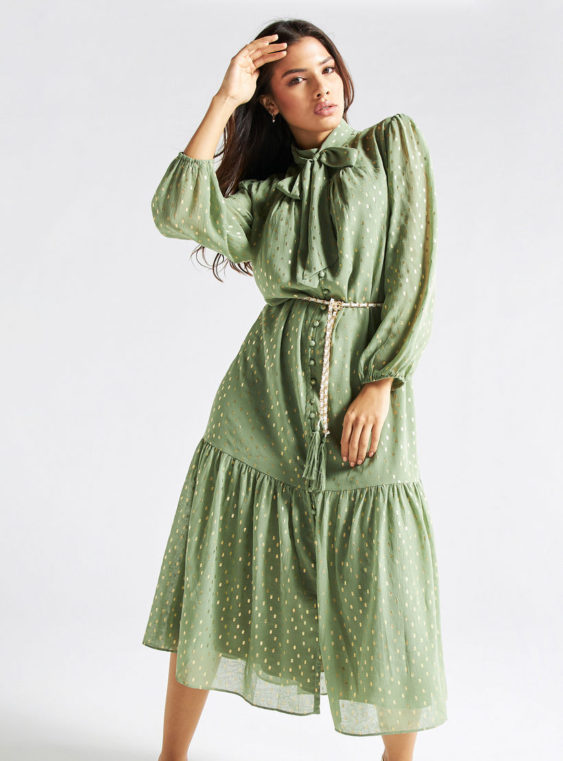 فستان بارز الملمس بأكمام طويلة وياقة فيونكة-women-clothing-dresses-image-2