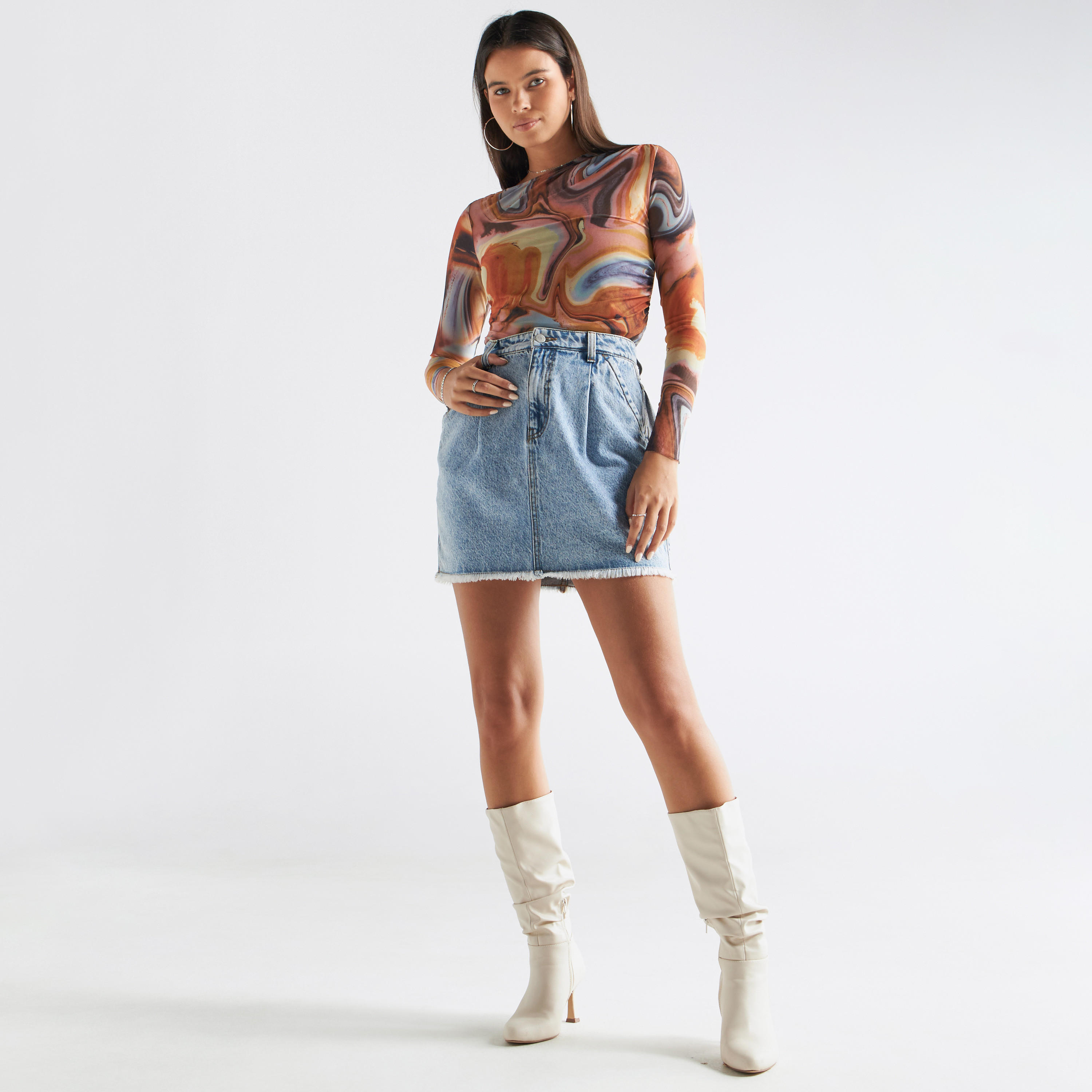 بلوزة بياقة ضيقة وأكمام طويلة وطبعات-women-clothing-tshirts-image-2
