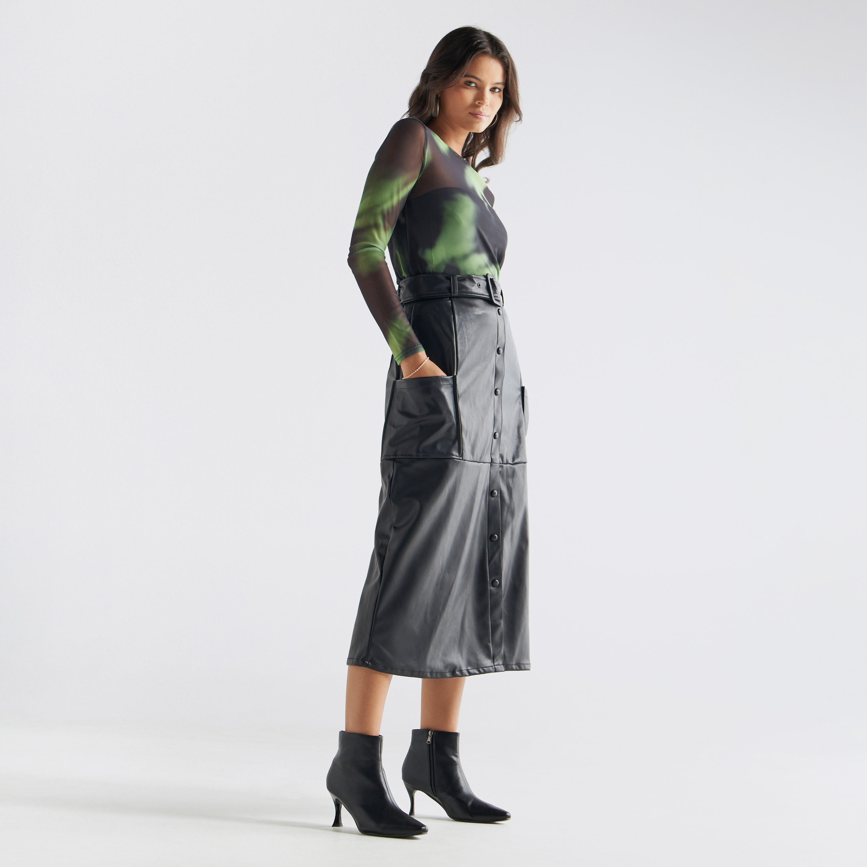بلوزة بأكمام طويلة وكُسرات وطبعات-women-clothing-tshirts-image-2
