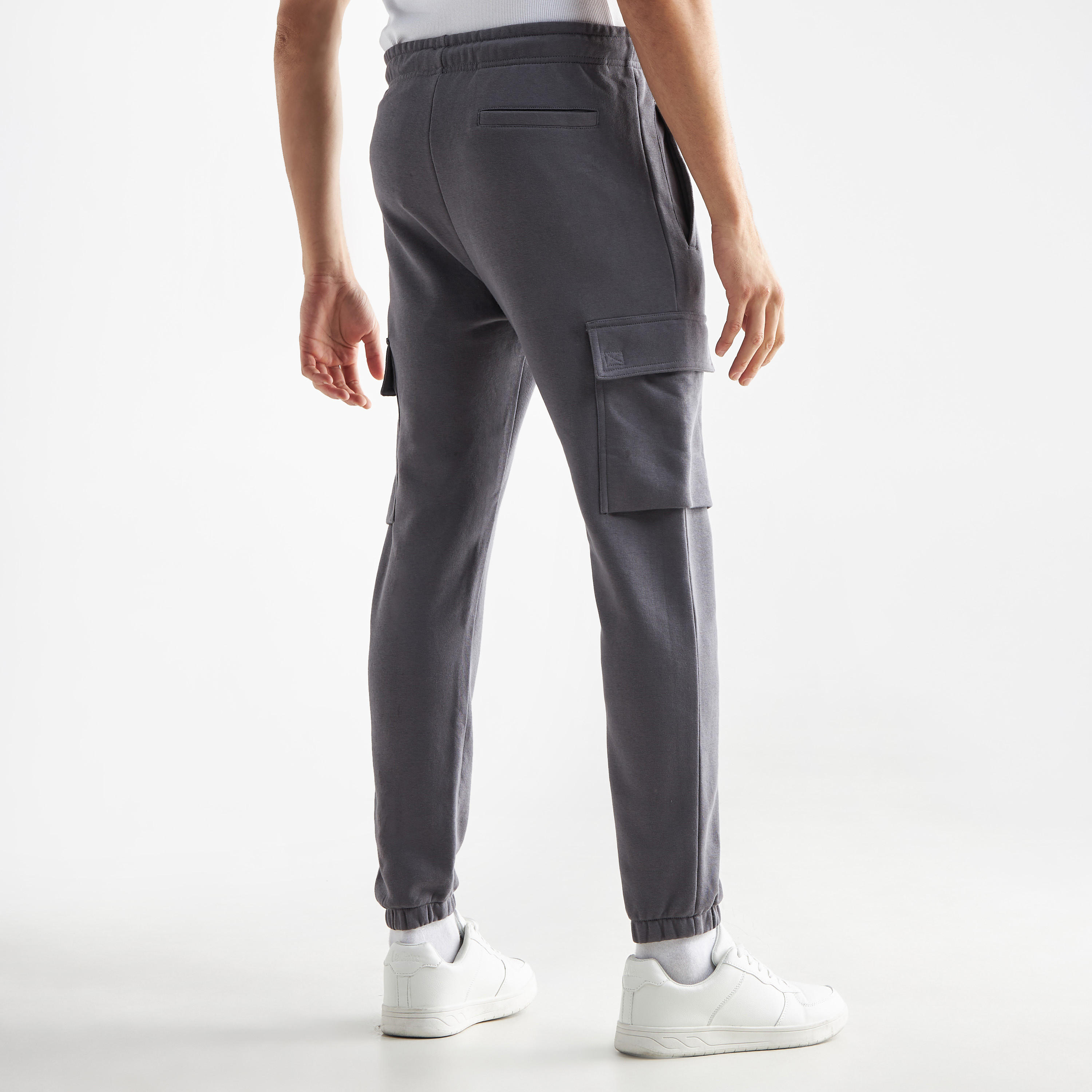 بنطلون رياضي سادة بخصر مرن وجيوب-men-clothing-bottoms-joggers-image-2