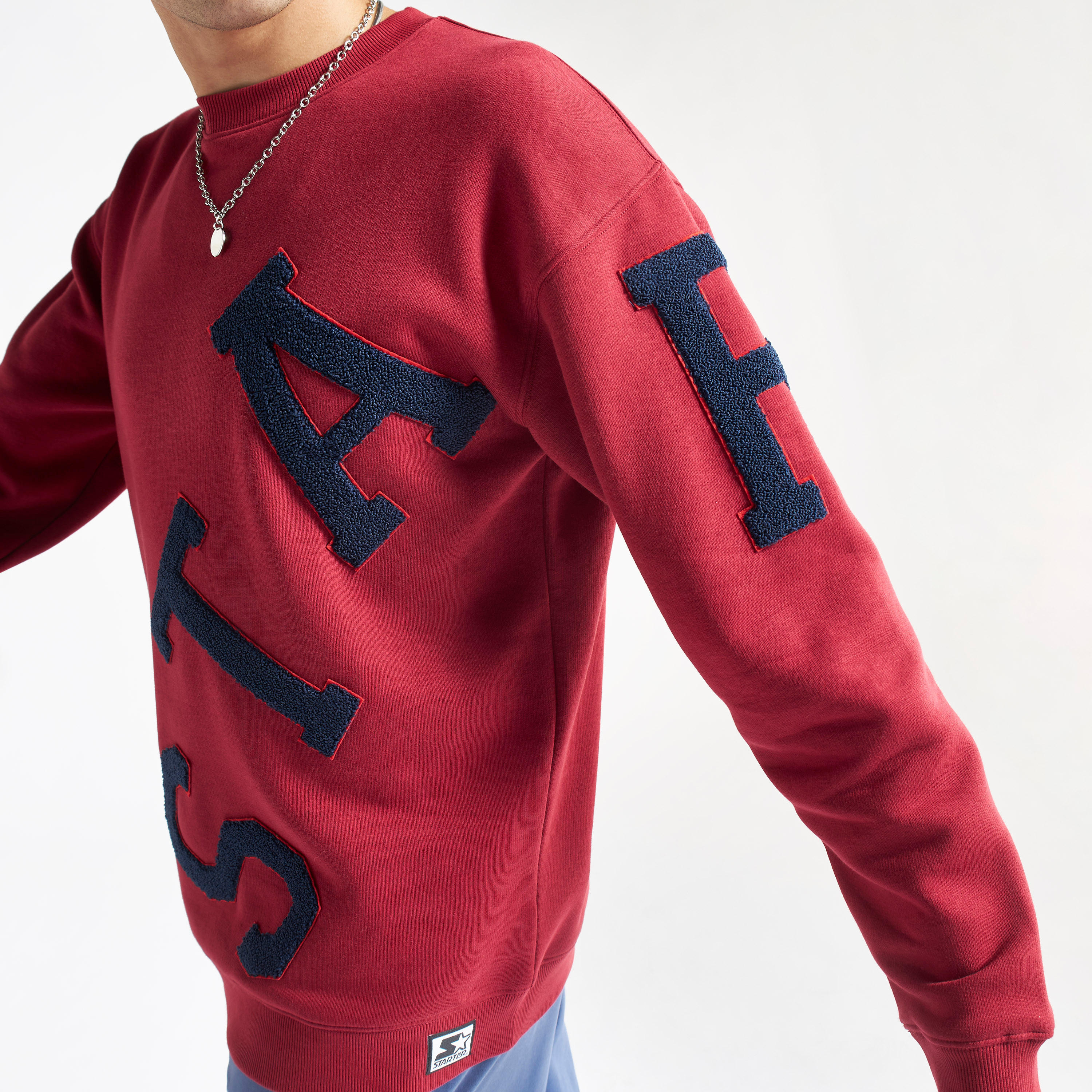 سويت شيرت بأكمام طويلة وزخارف-men-winterwear-hoodiesandsweatshirts-image-4