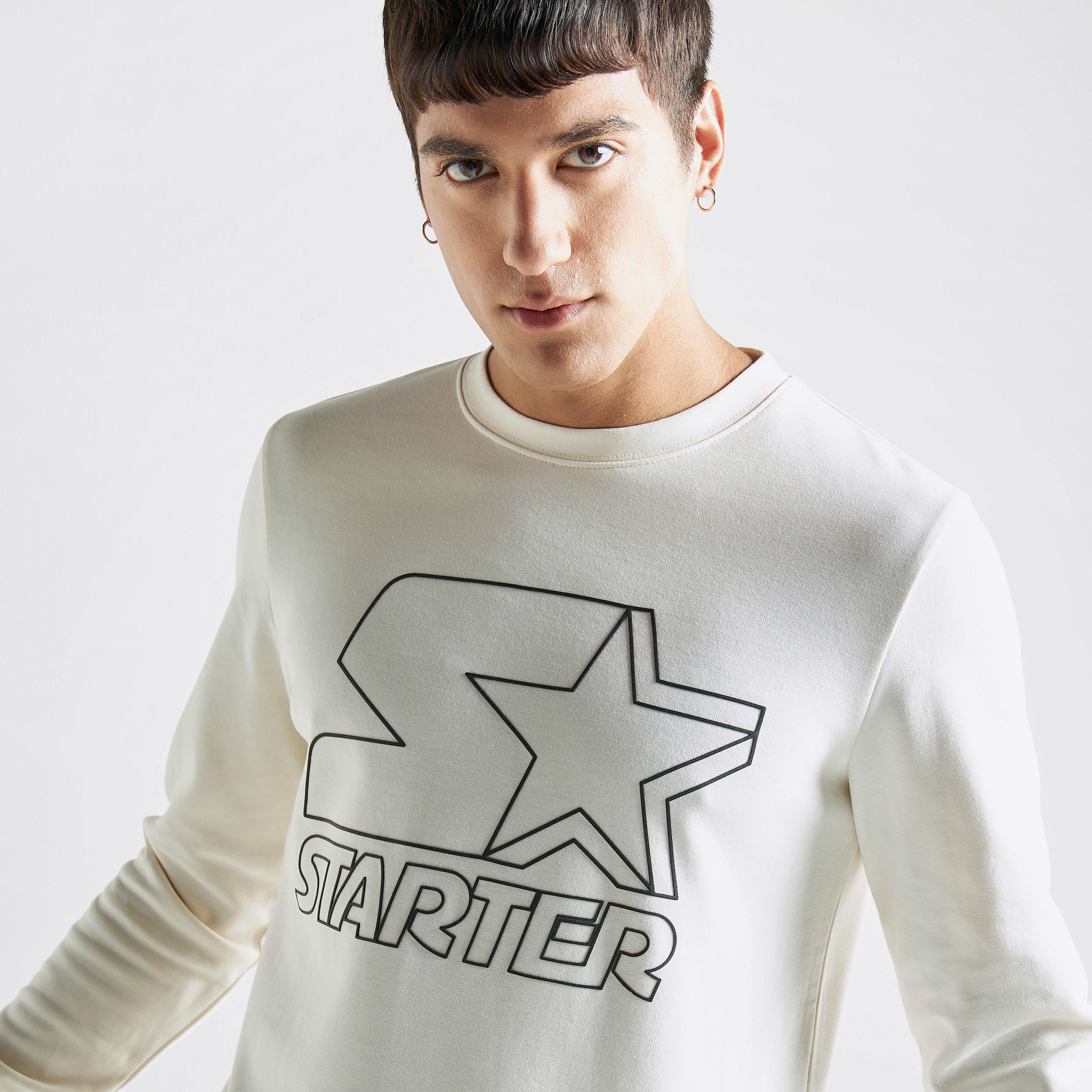 سويت شيرت مطرز بأكمام طويلة-men-winterwear-hoodiesandsweatshirts-image-1