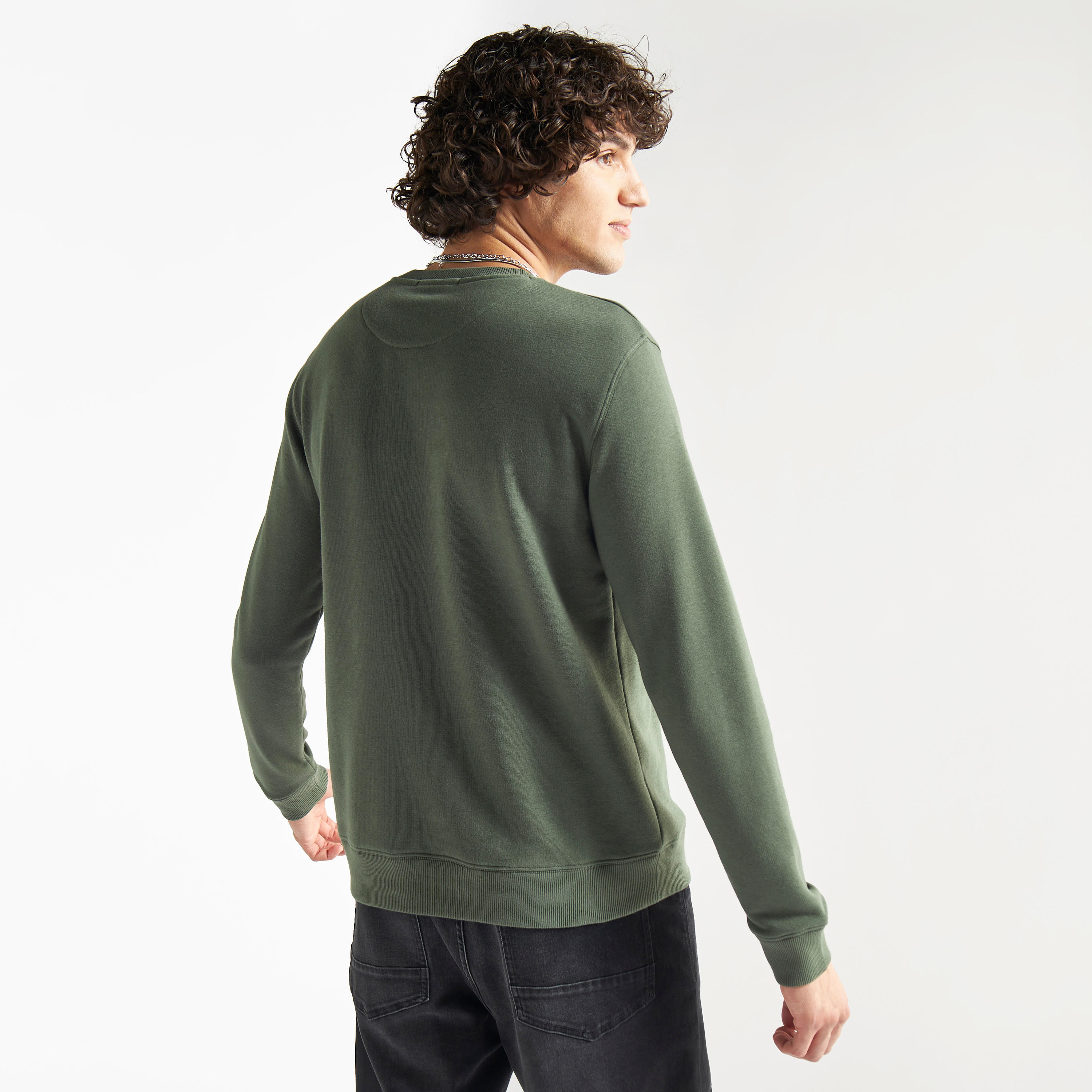 سويت شيرت بياقة ضيقة وأكمام طويلة وطبعات-men-winterwear-hoodiesandsweatshirts-image-3