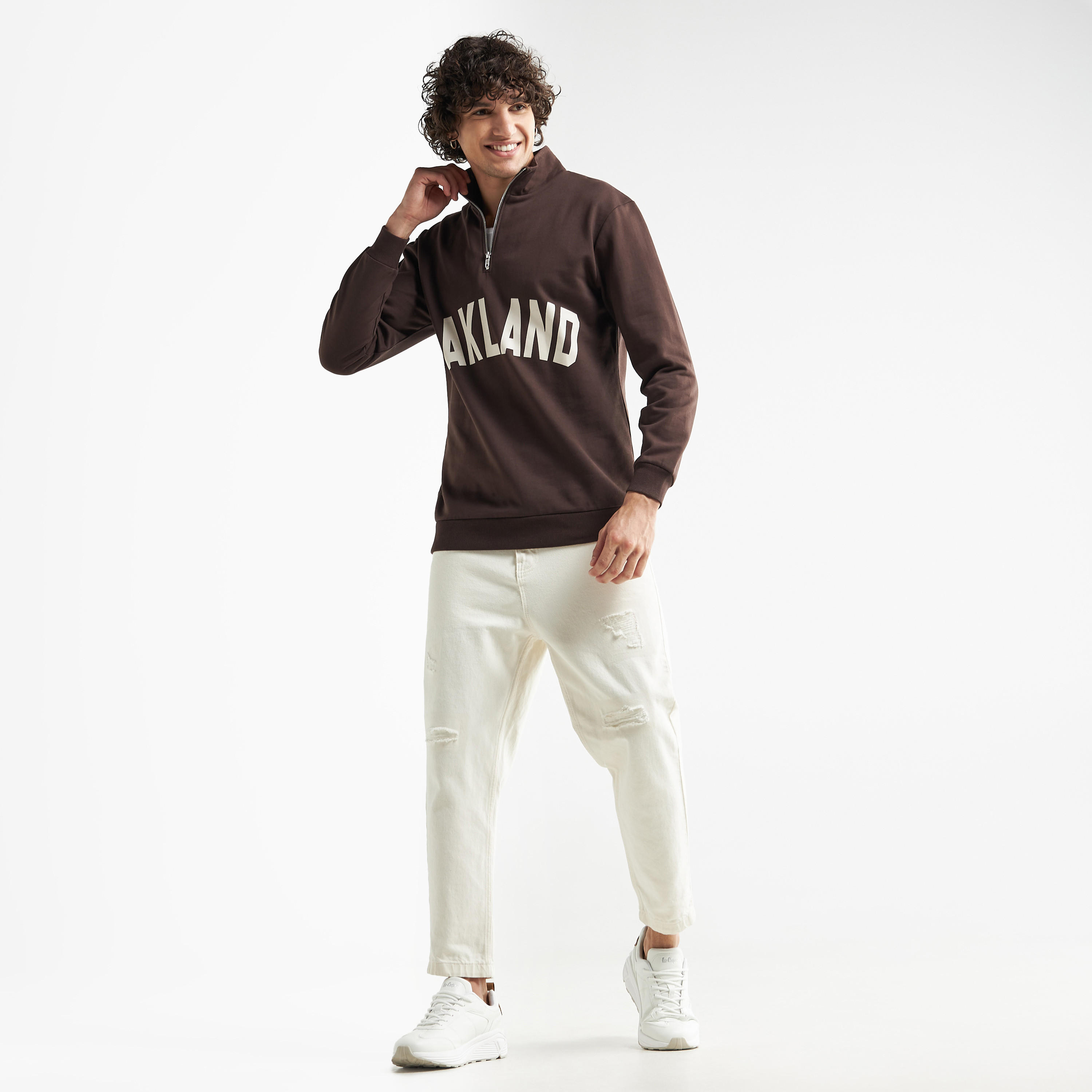 سويت شيرت بياقة عالية وطبعات وأكمام طويلة وسحاب إغلاق-men-winterwear-hoodiesandsweatshirts-image-2