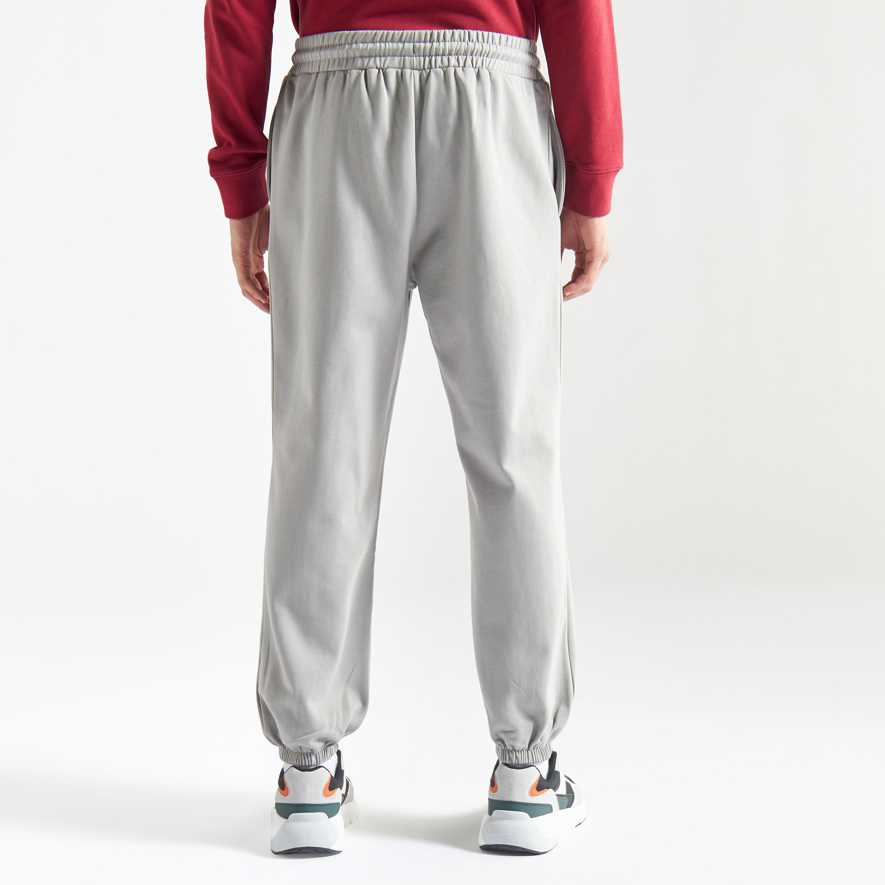 بنطلون رياضي بخصر مطاطي وجيوب وطبعات-men-clothing-bottoms-joggers-image-3