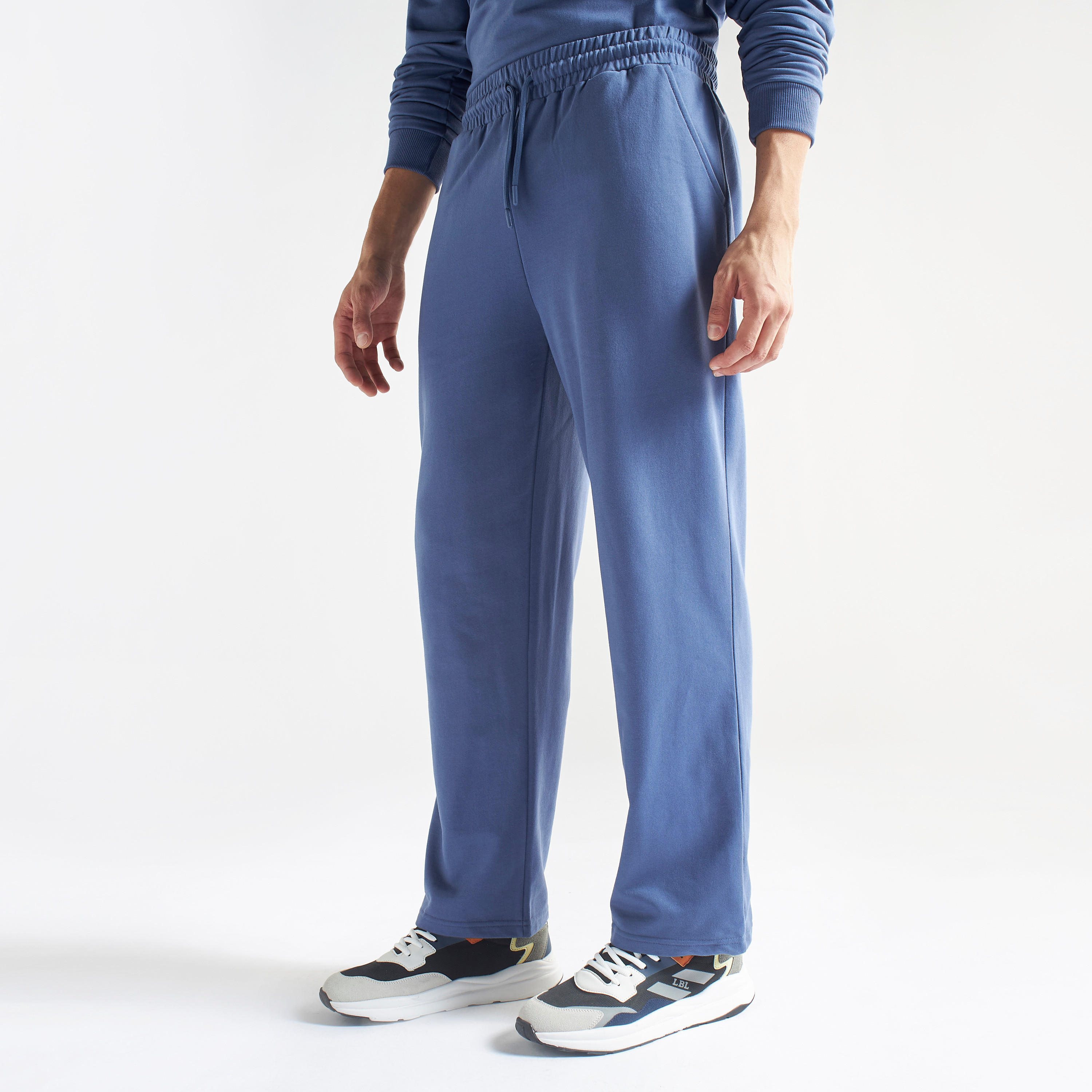 بنطلون رياضي سادة بجيوب وخصر مطّاطي-men-clothing-bottoms-joggers-image-4