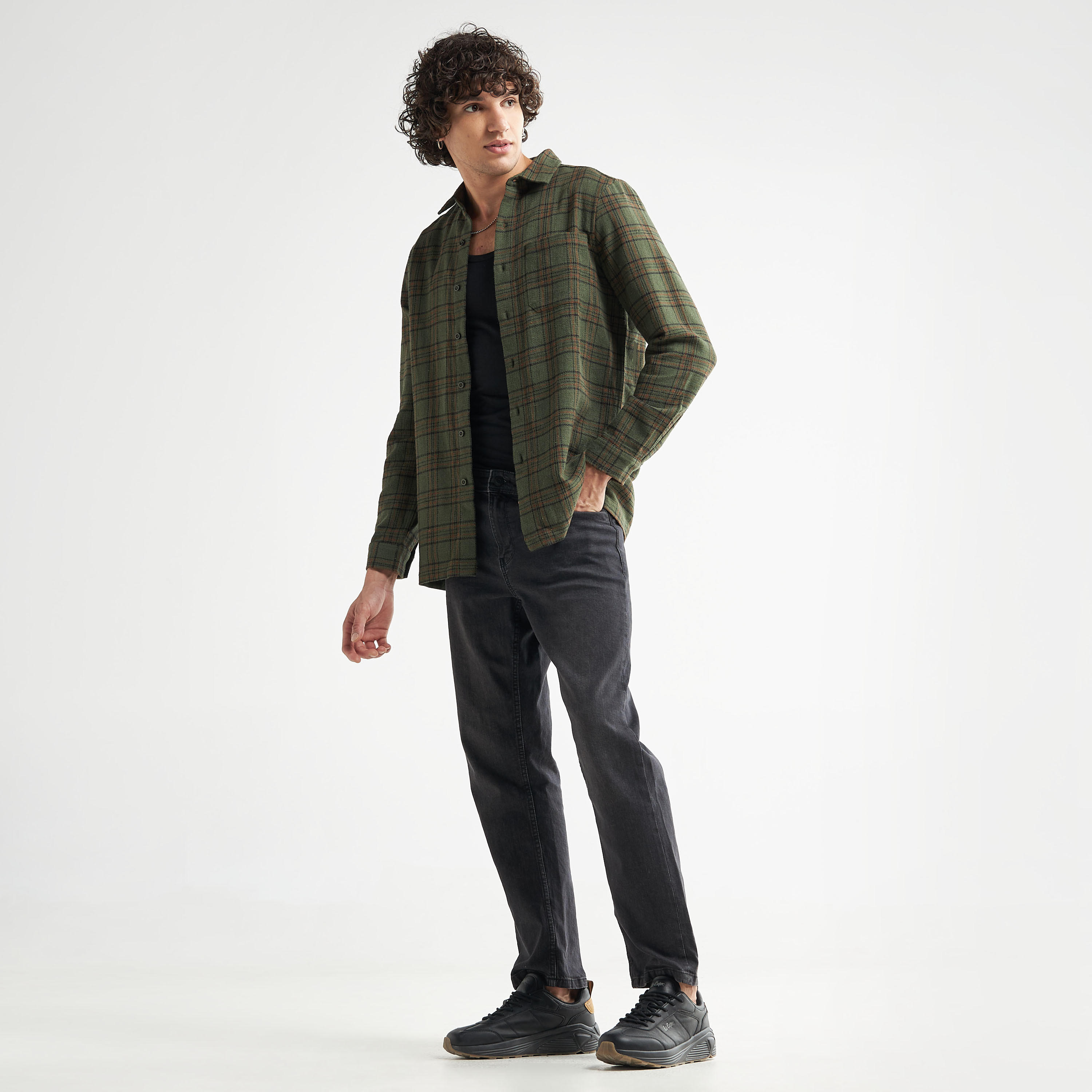 قميص مربعات بأكمام طويلة وجيب-men-clothing-shirts-image-2