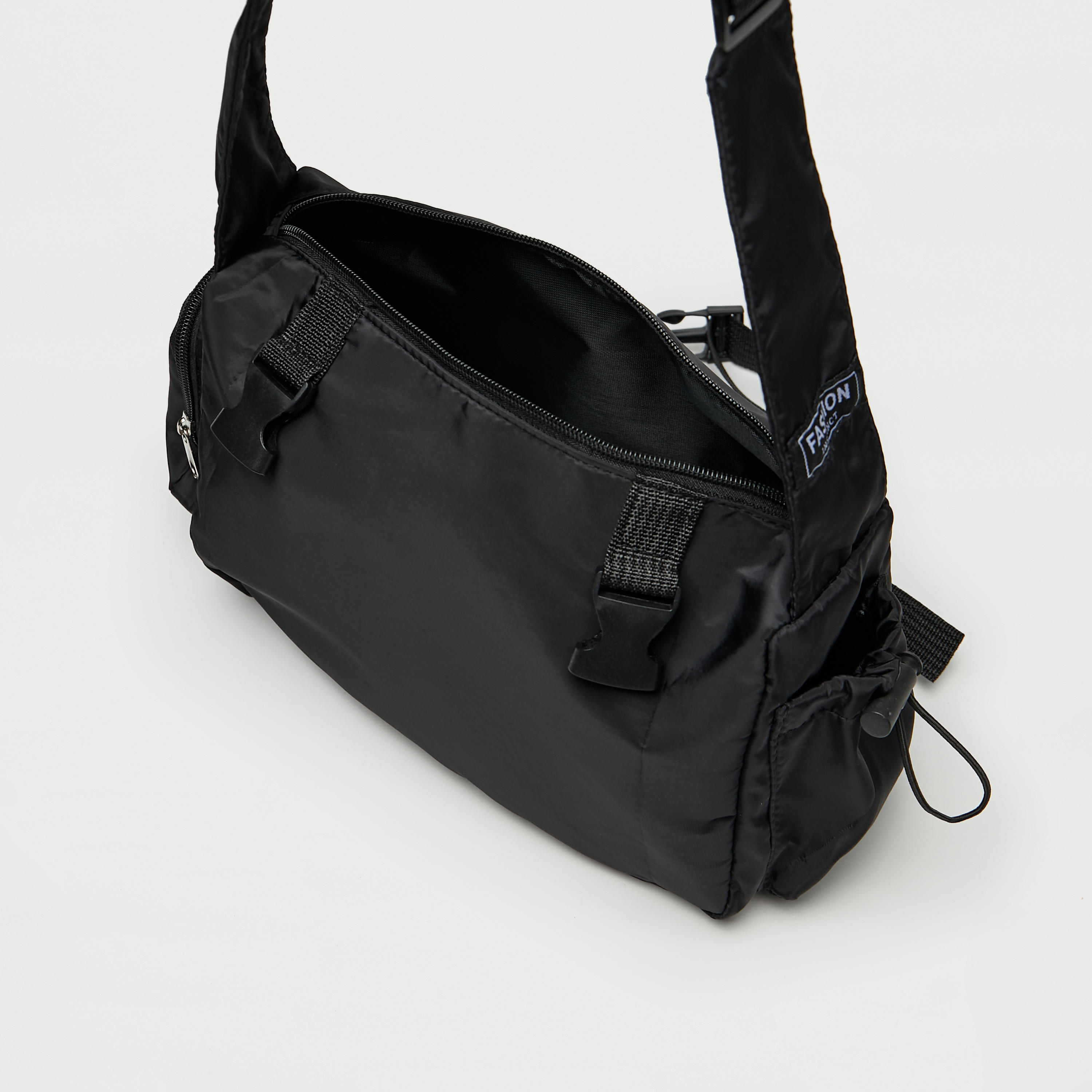 شنطة كروس بودي سادة بحزام قابل للتّعديل وسحّاب إغلاق-men-bags-image-1