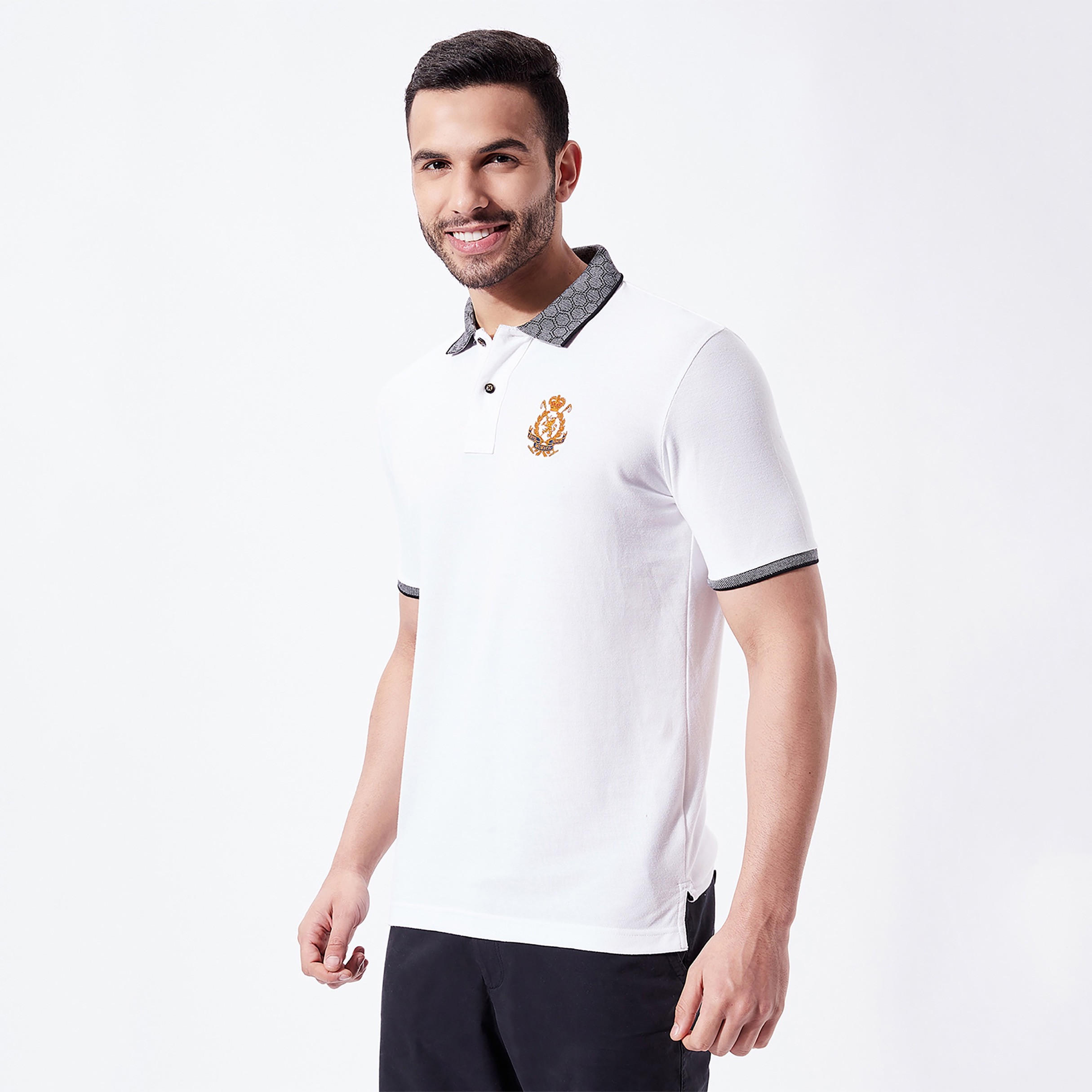 تيشيرت بولو بأكمام قصيرة وتفاصيل مطرزة من فهرنهايت-men-clothing-tshirtsandpolos-polos-image-3