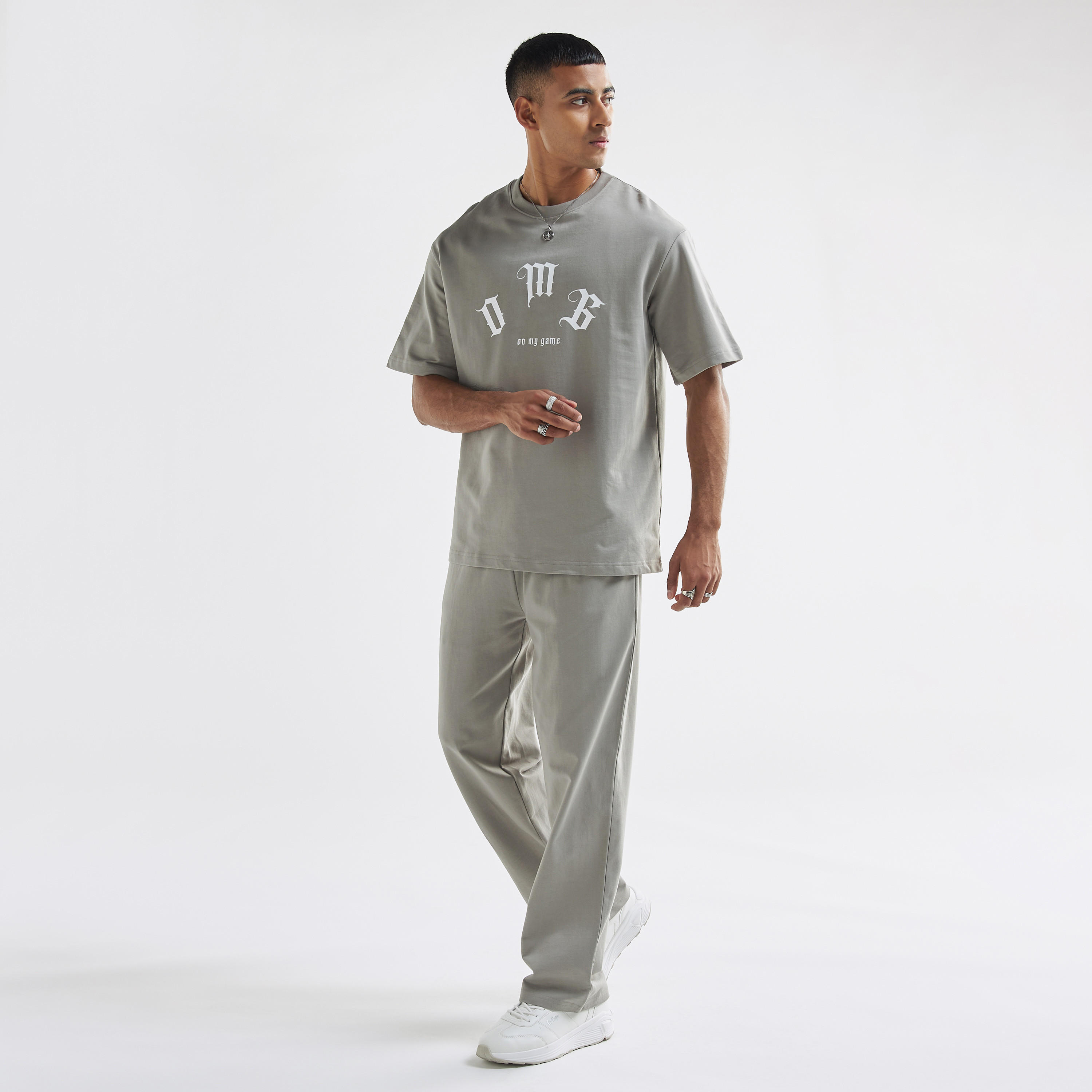 Solid Joggers with Drawstring Closure and Pockets-men-clothing-bottoms-joggers-image-2