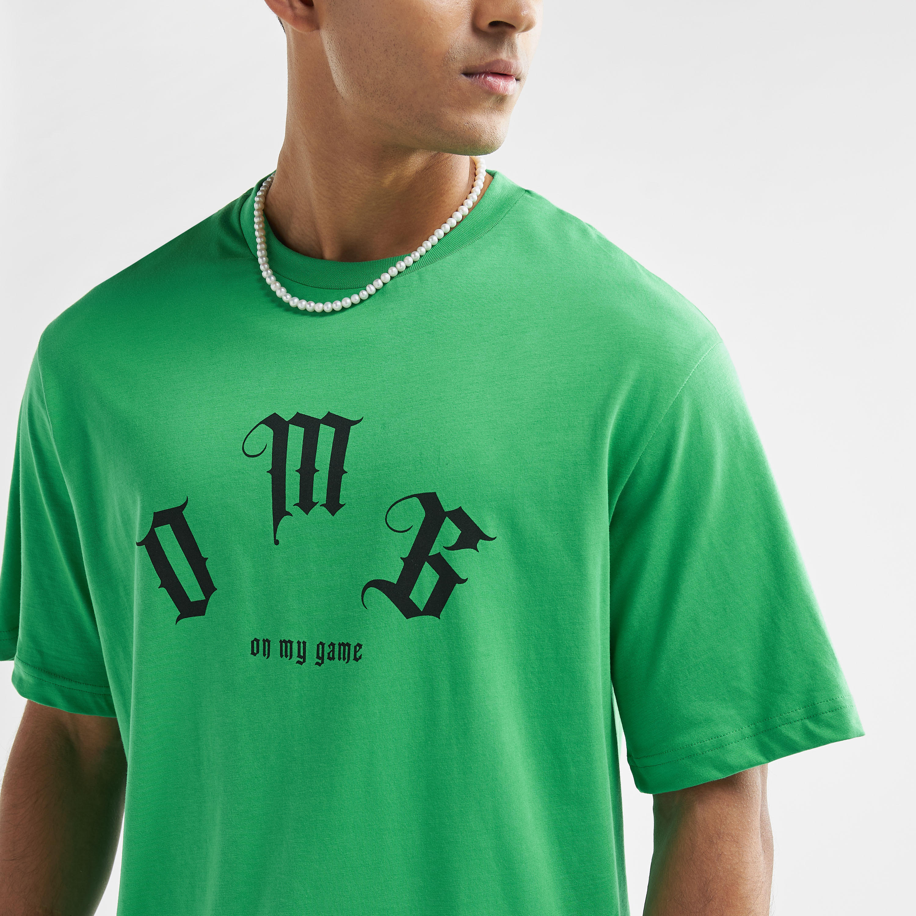 تيشيرت بياقة ضيّقة وأكمام قصيرة وطبعات-men-clothing-tshirtsandpolos-tshirts-image-4