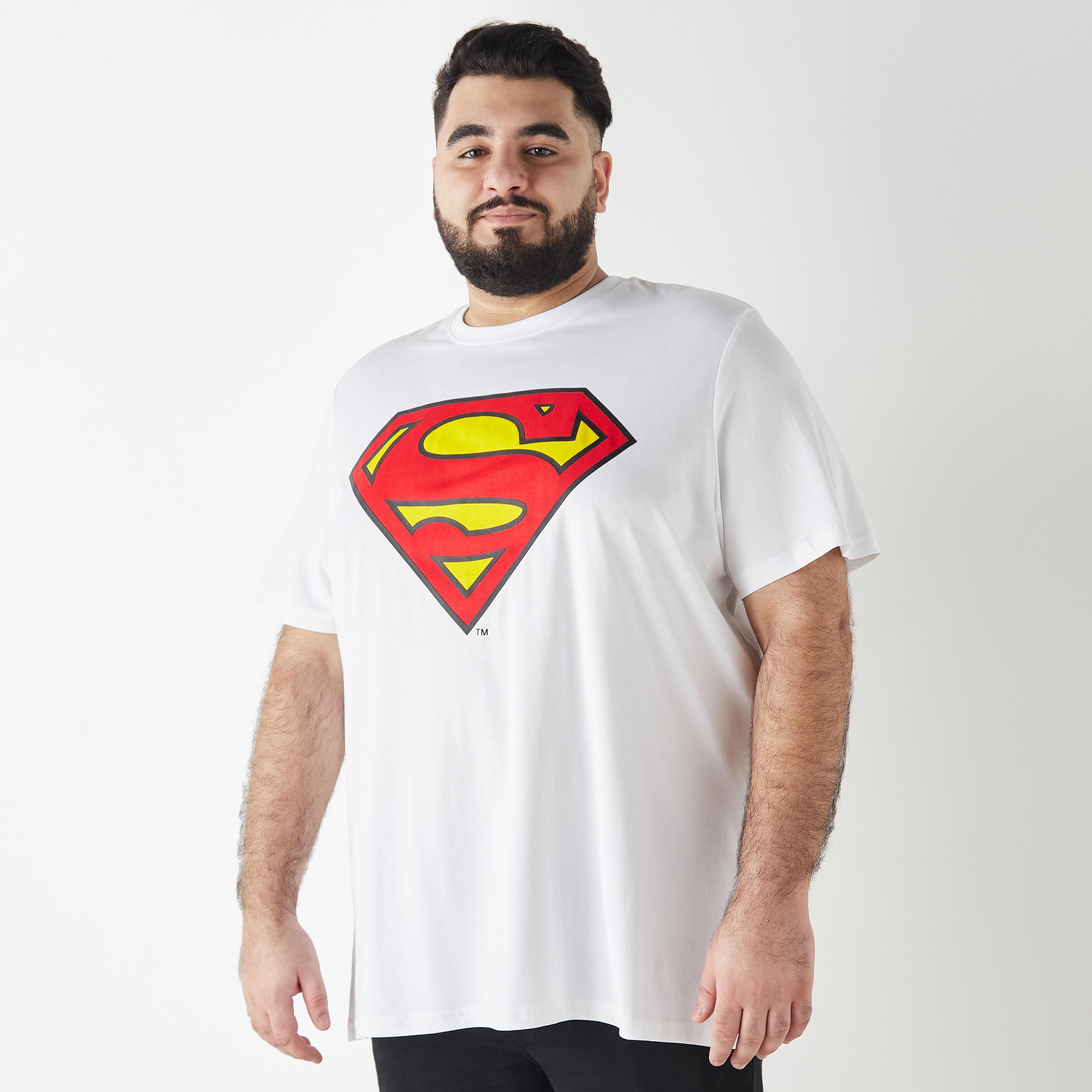 طقم من قطعتين - تيشيرت مقاس كبير بياقة ضيقة وأكمام قصيرة وطبعات سوبر مان-men-clothing-tshirtsandpolos-tshirts-image-2