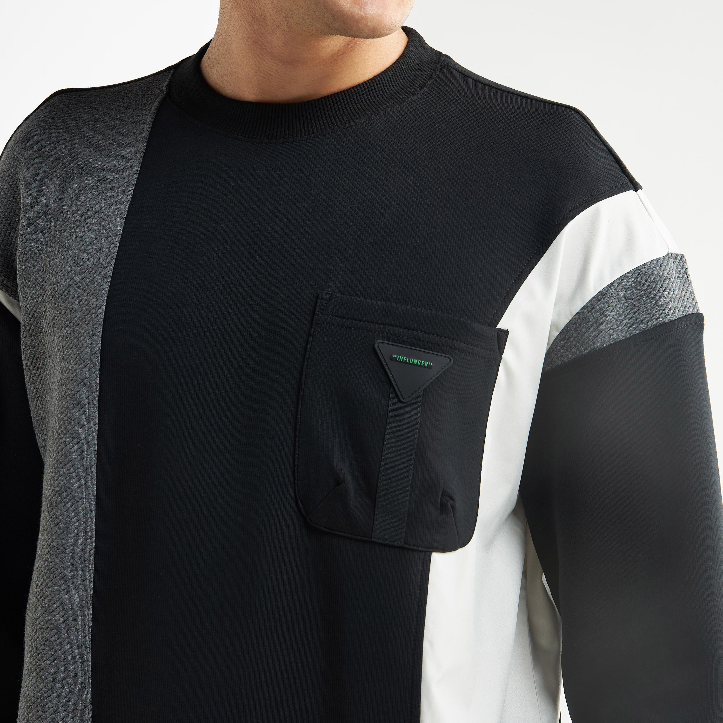 سويت شيرت بجيب وأكمام طويلة-men-winterwear-hoodiesandsweatshirts-image-4