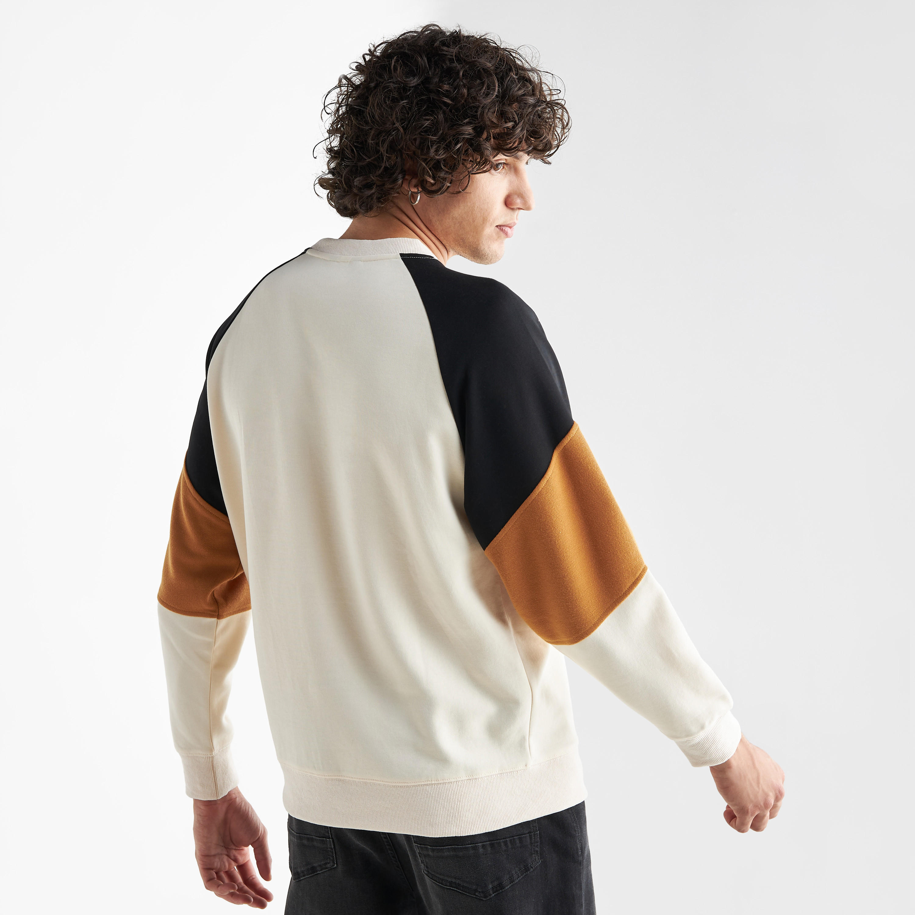 سويت شيرت بقوالب ملونة وأكمام طويلة-men-winterwear-hoodiesandsweatshirts-image-2