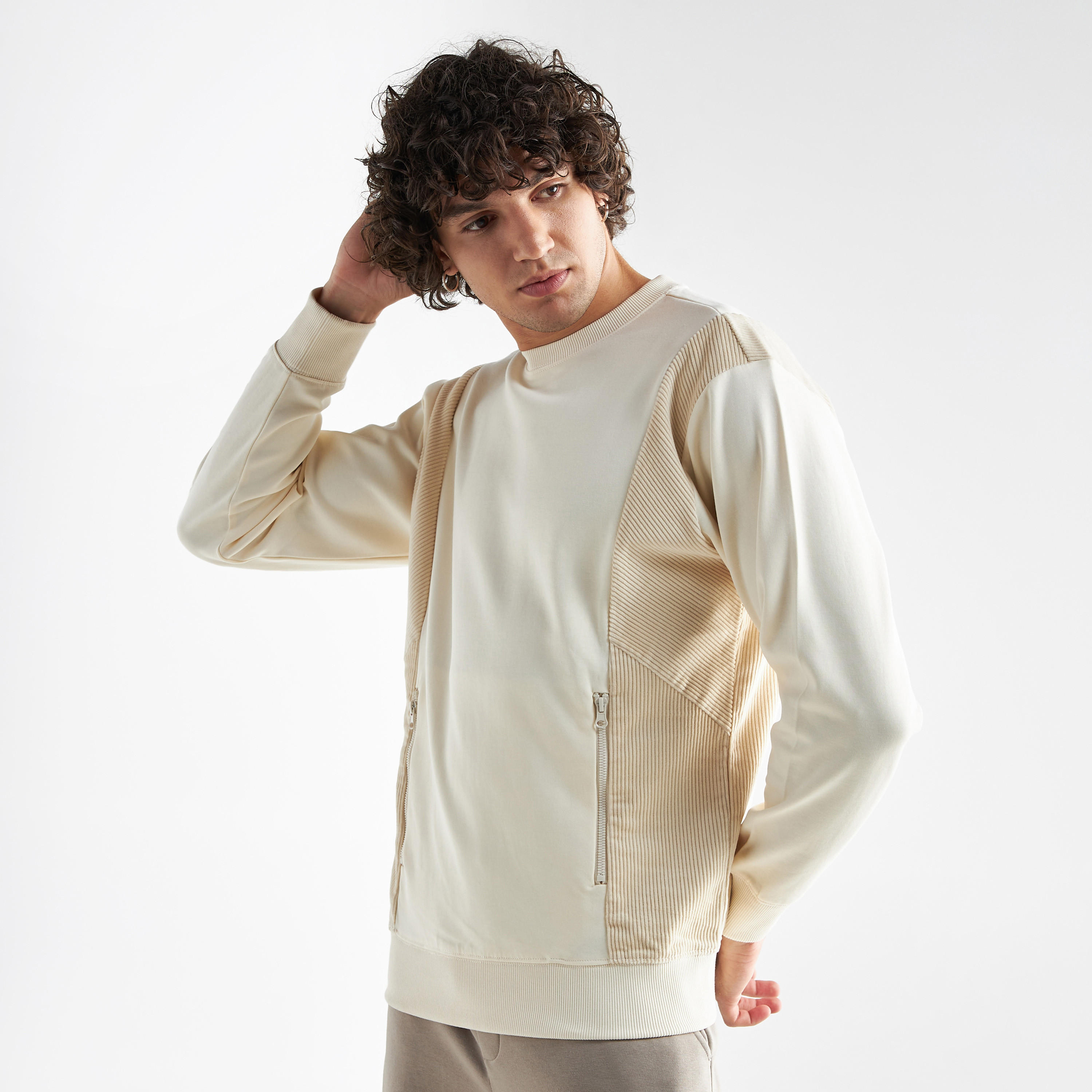 سويت شيرت بياقة ضيّقة وأكمام طويلة-men-winterwear-hoodiesandsweatshirts-image-3