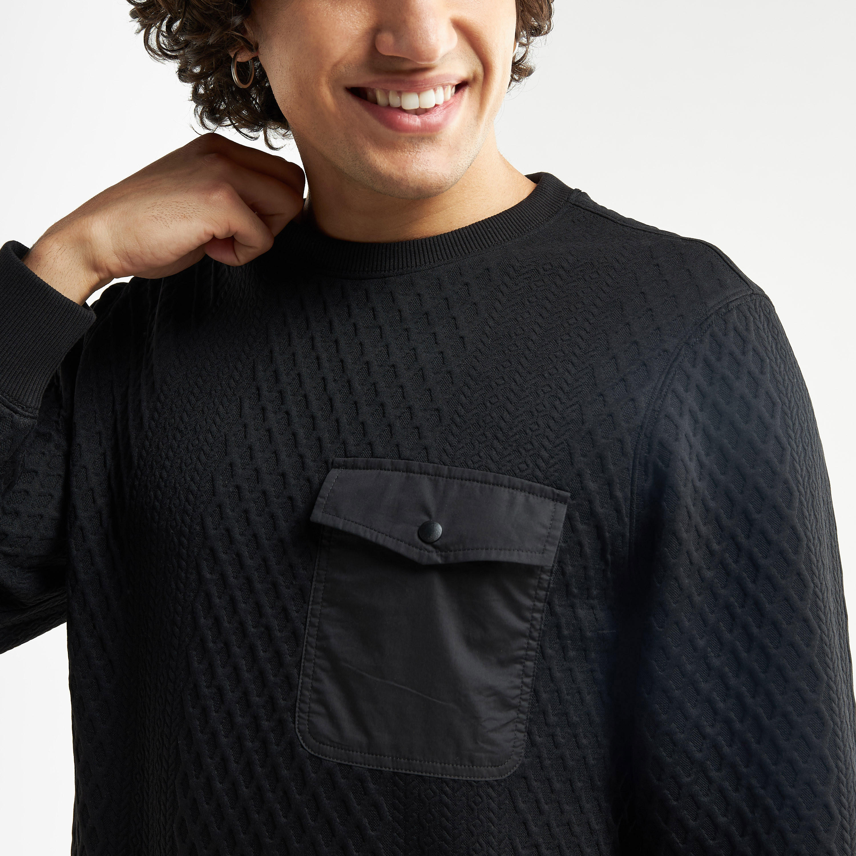 سويت شيرت بارز الملمس بأكمام طويلة وجيب-men-winterwear-hoodiesandsweatshirts-image-4