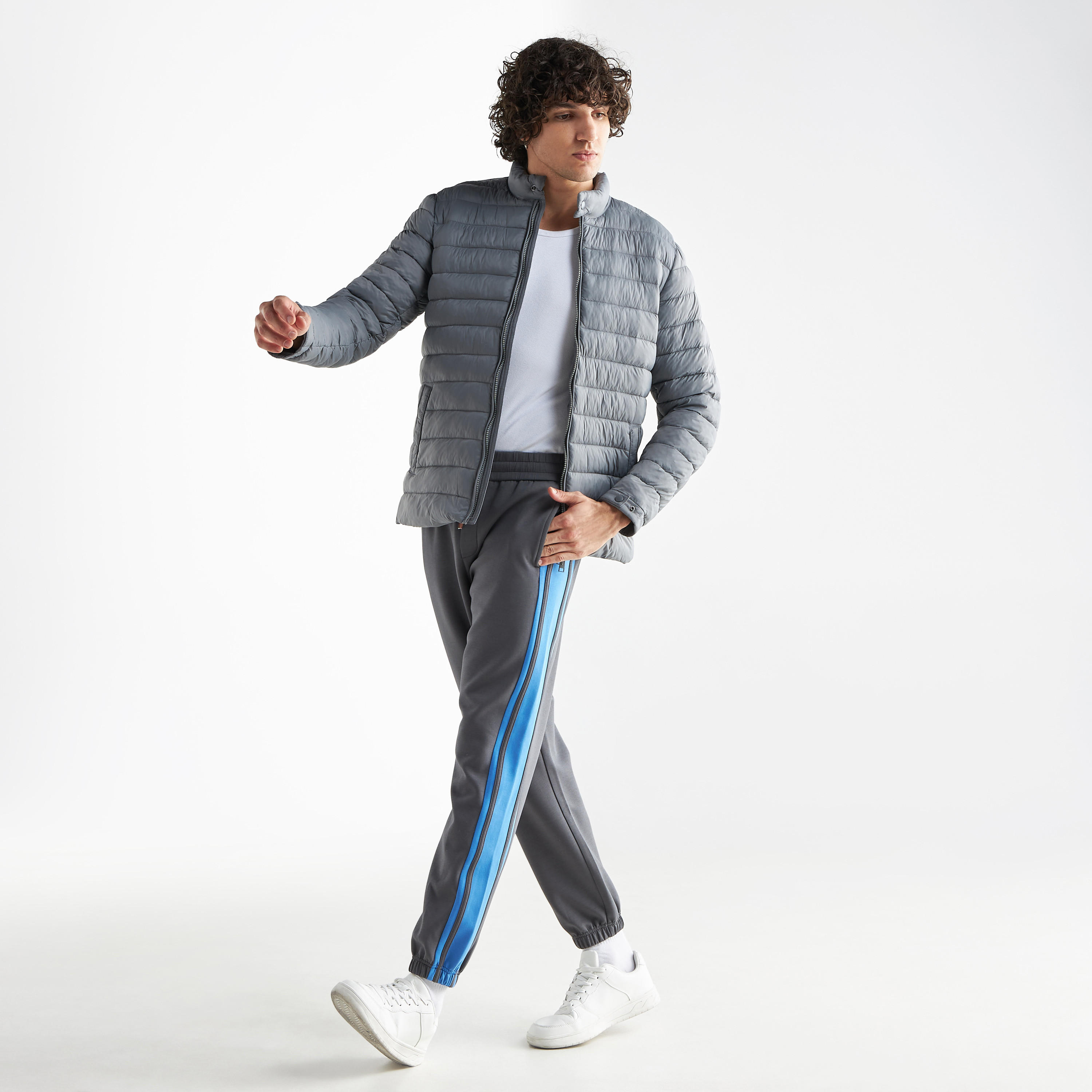 بنطلون رياضي مخطّط برباط إغلاق وجيوب-men-clothing-bottoms-joggers-image-3