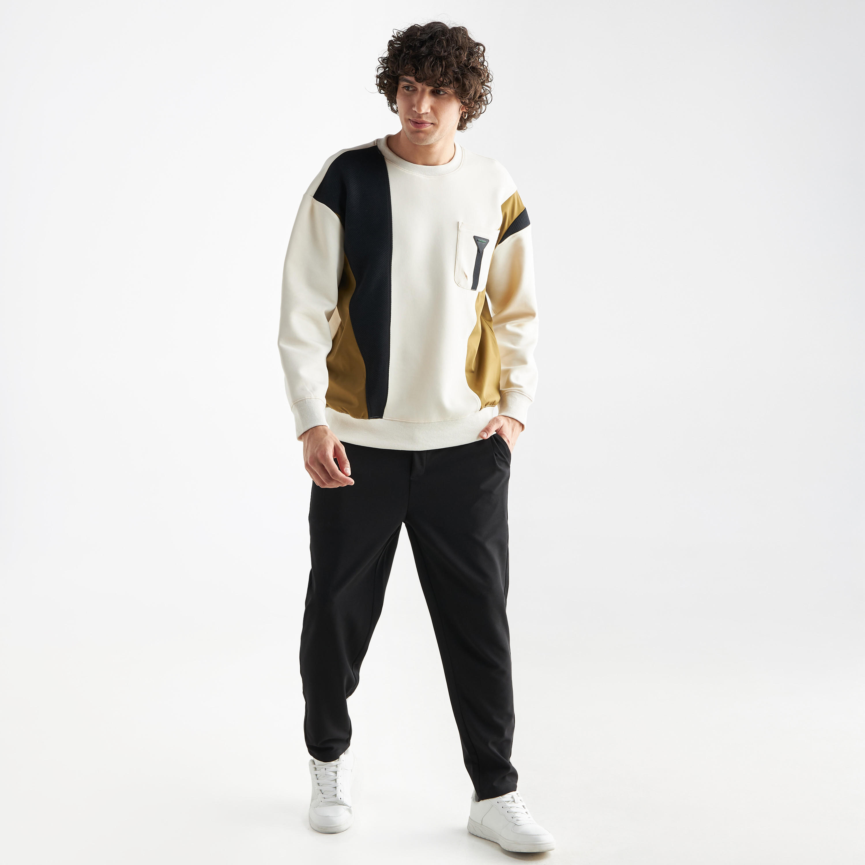 بنطلون رياضي بخصر مرن وجيوب-men-clothing-bottoms-joggers-image-3