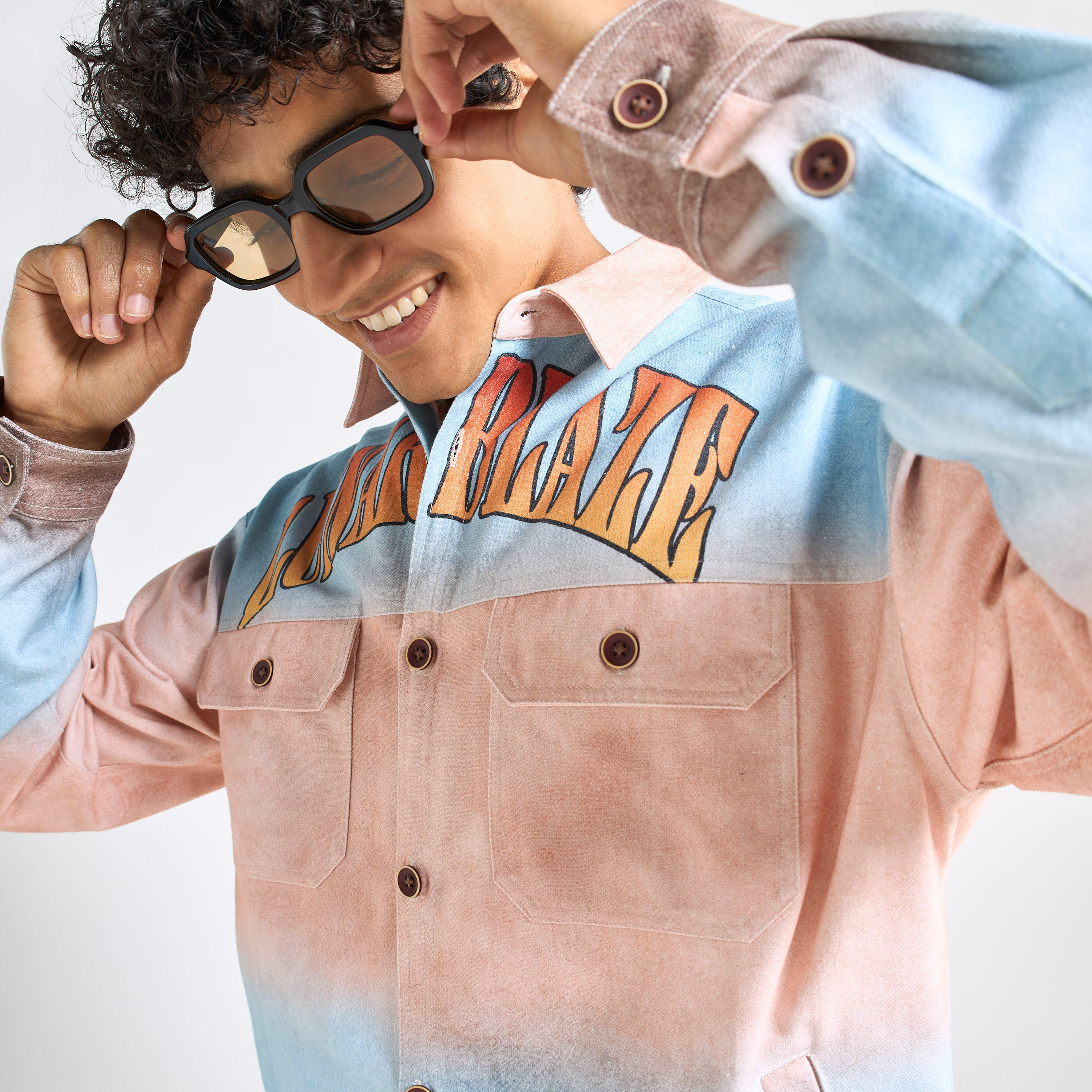شاكيت بأكمام طويلة وجيوب وطبعات-men-clothing-shirts-image-1