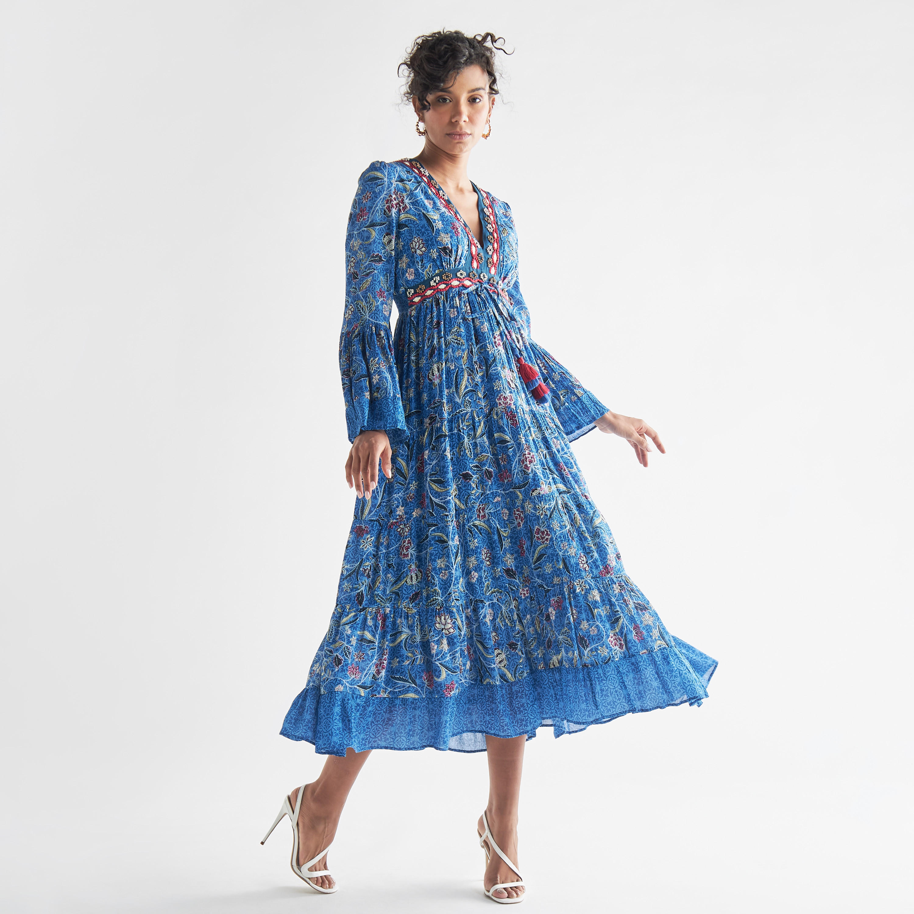 فستان بياقة V وطبعات أزهار وأكمام جرس-women-clothing-dresses-image-1