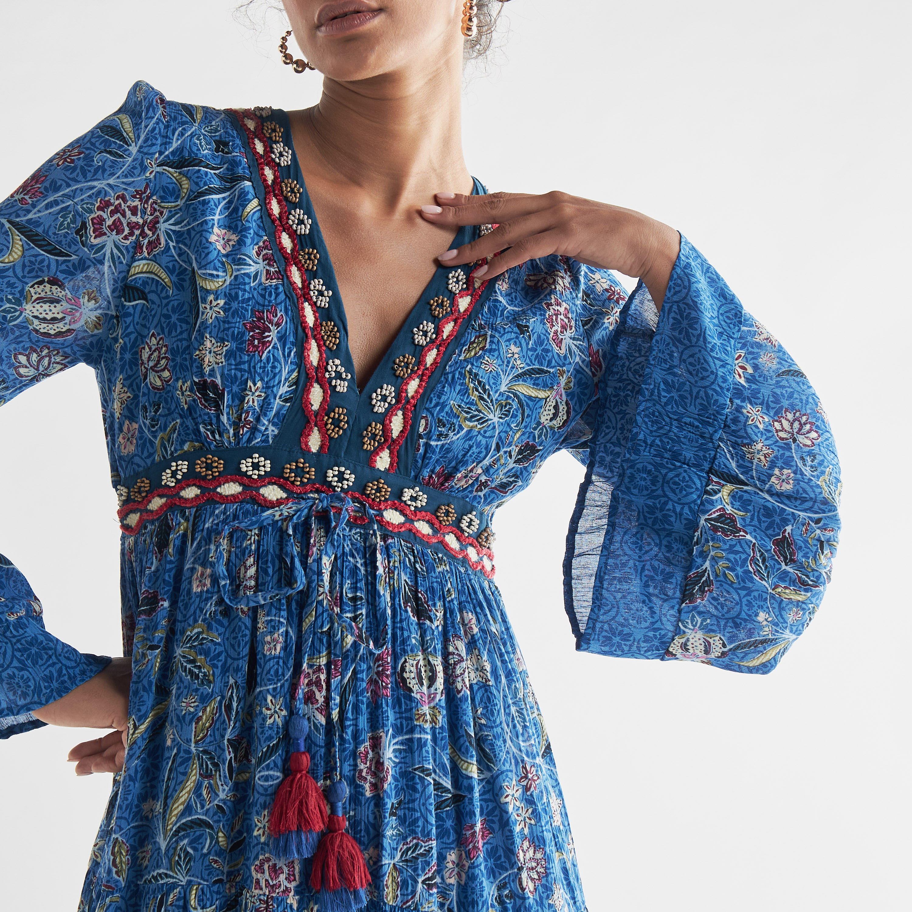 فستان بياقة V وطبعات أزهار وأكمام جرس-women-clothing-dresses-image-5