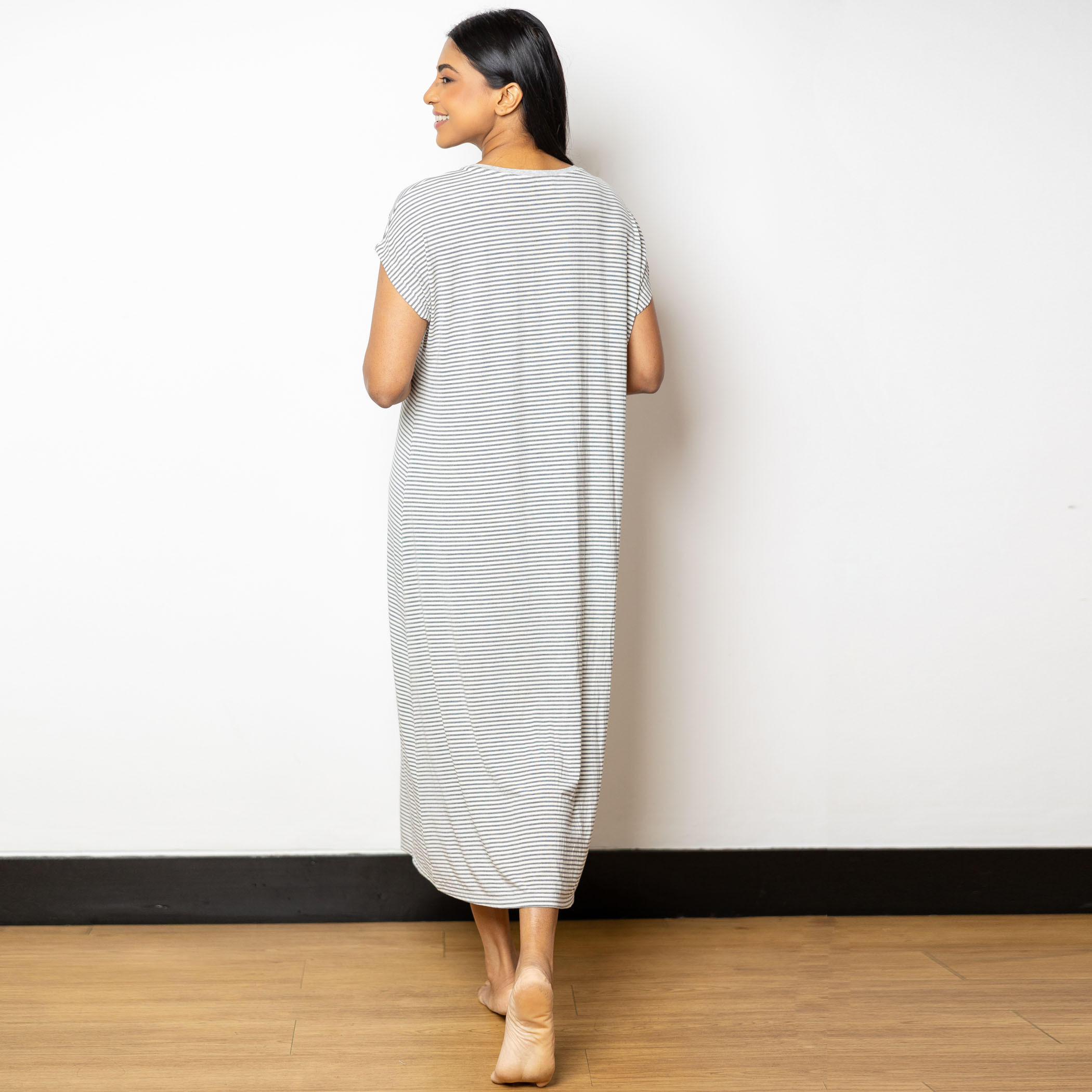 ثوب نوم مقلّم من أدارايا-women-clothing-nightwear-nighties-image-3