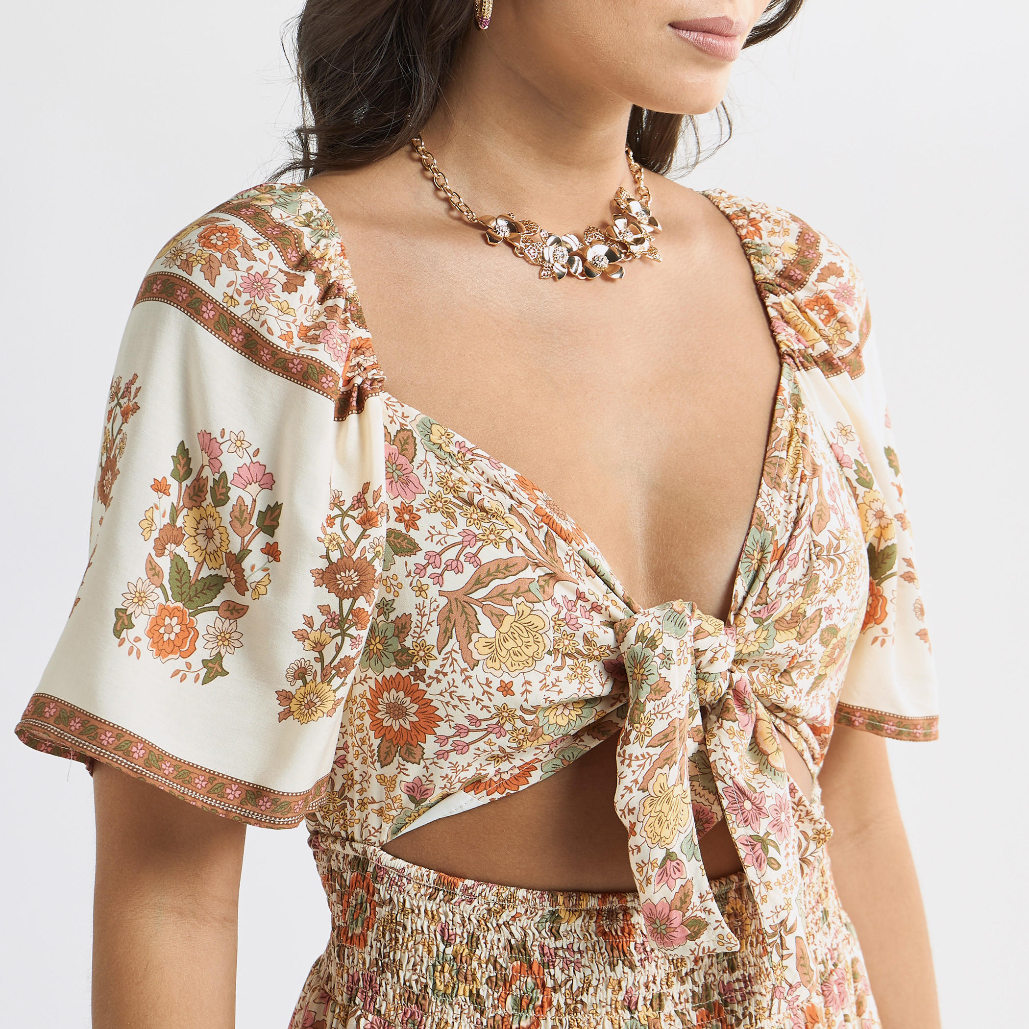 فستان فيسكوز متعدد الطبقات بطبعات زهرية وتفاصيل مفرغة وأربطة-women-clothing-dresses-image-4