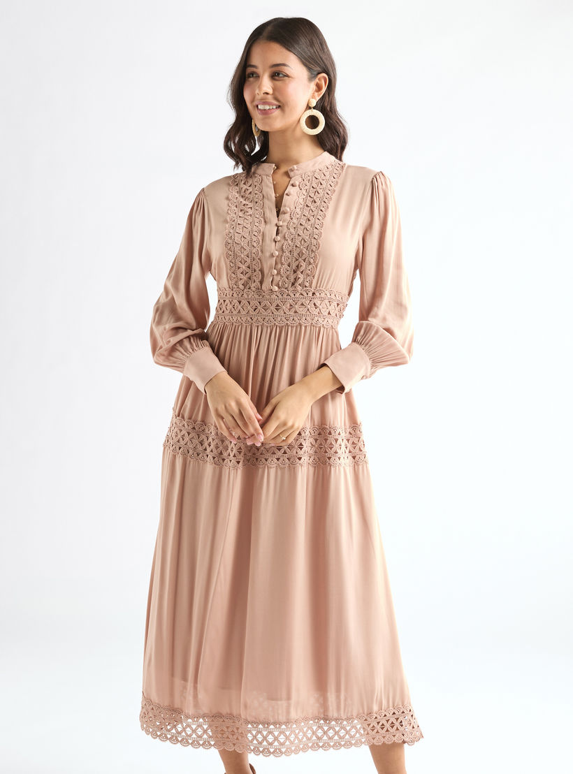 فستان فيسكوز بياقة ماندارين وأكمام طويلة وتفاصيل دانتيل-women-clothing-dresses-image-1