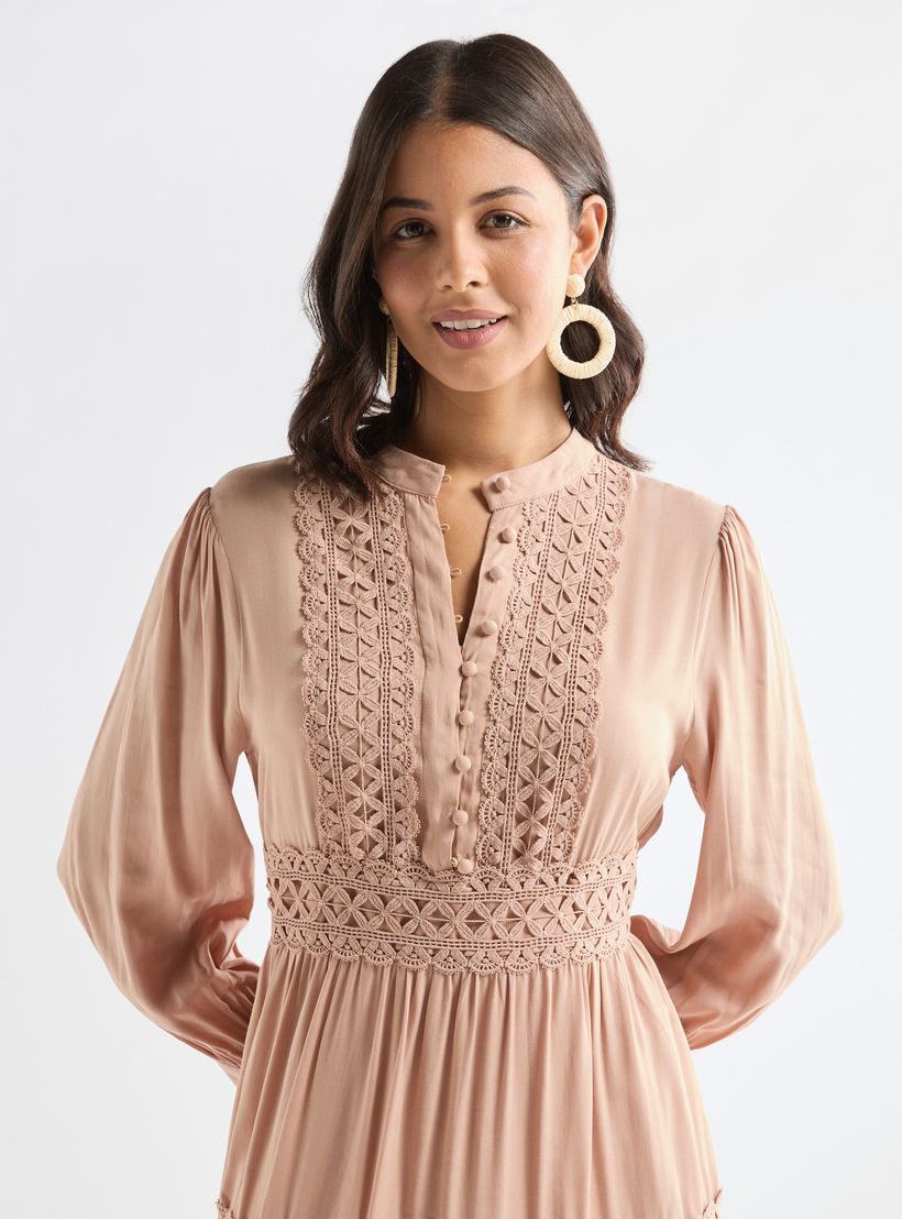 فستان فيسكوز بياقة ماندارين وأكمام طويلة وتفاصيل دانتيل-women-clothing-dresses-image-4