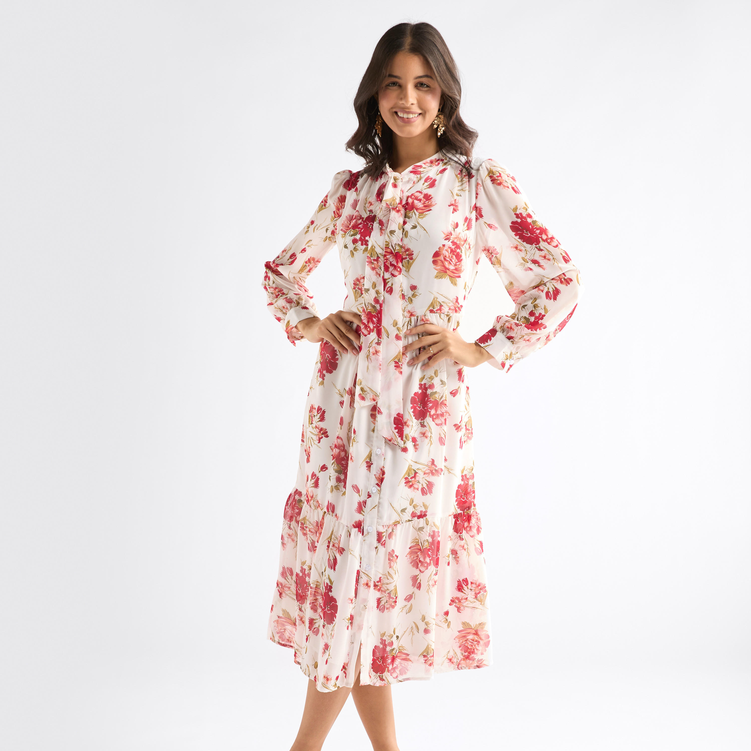 فستان ميدي بطبعات أزهار وياقة فيونكة وأكمام طويلة-women-clothing-dresses-image-1