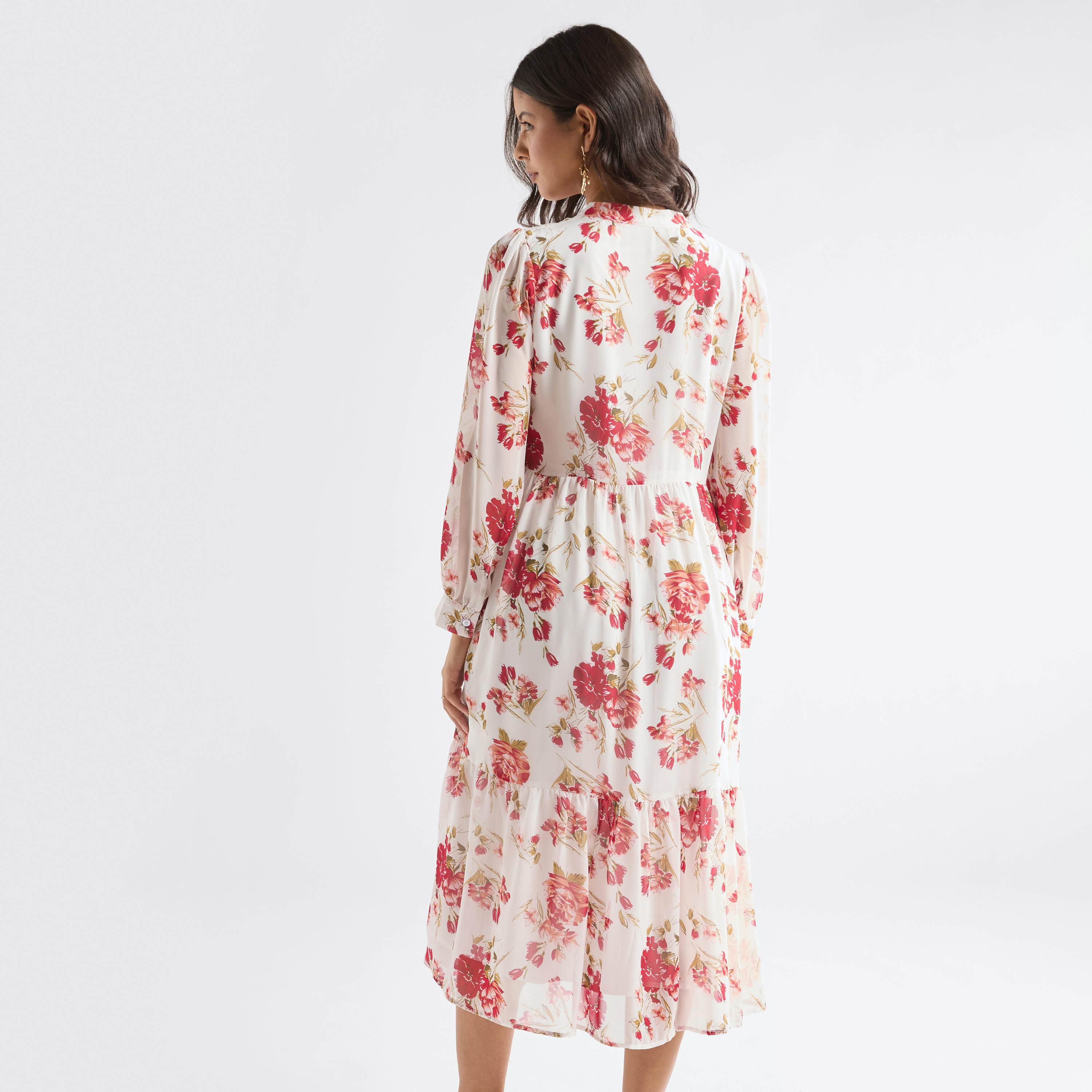 فستان ميدي بطبعات أزهار وياقة فيونكة وأكمام طويلة-women-clothing-dresses-image-3