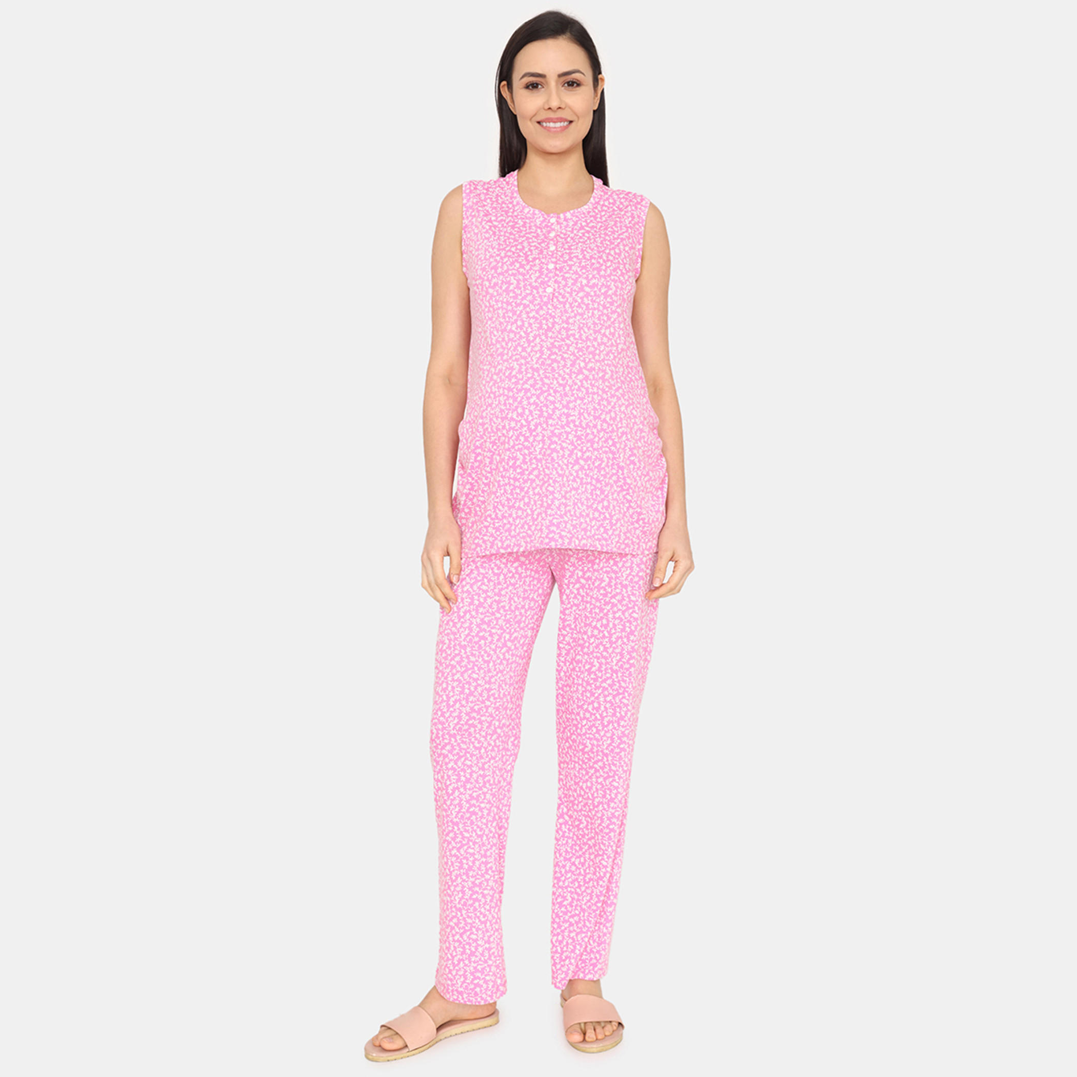 طقم للحوامل بنطلون بيجاما وبلوزة بطبعات من زيفامي-women-clothing-maternity-nightwear-image-1