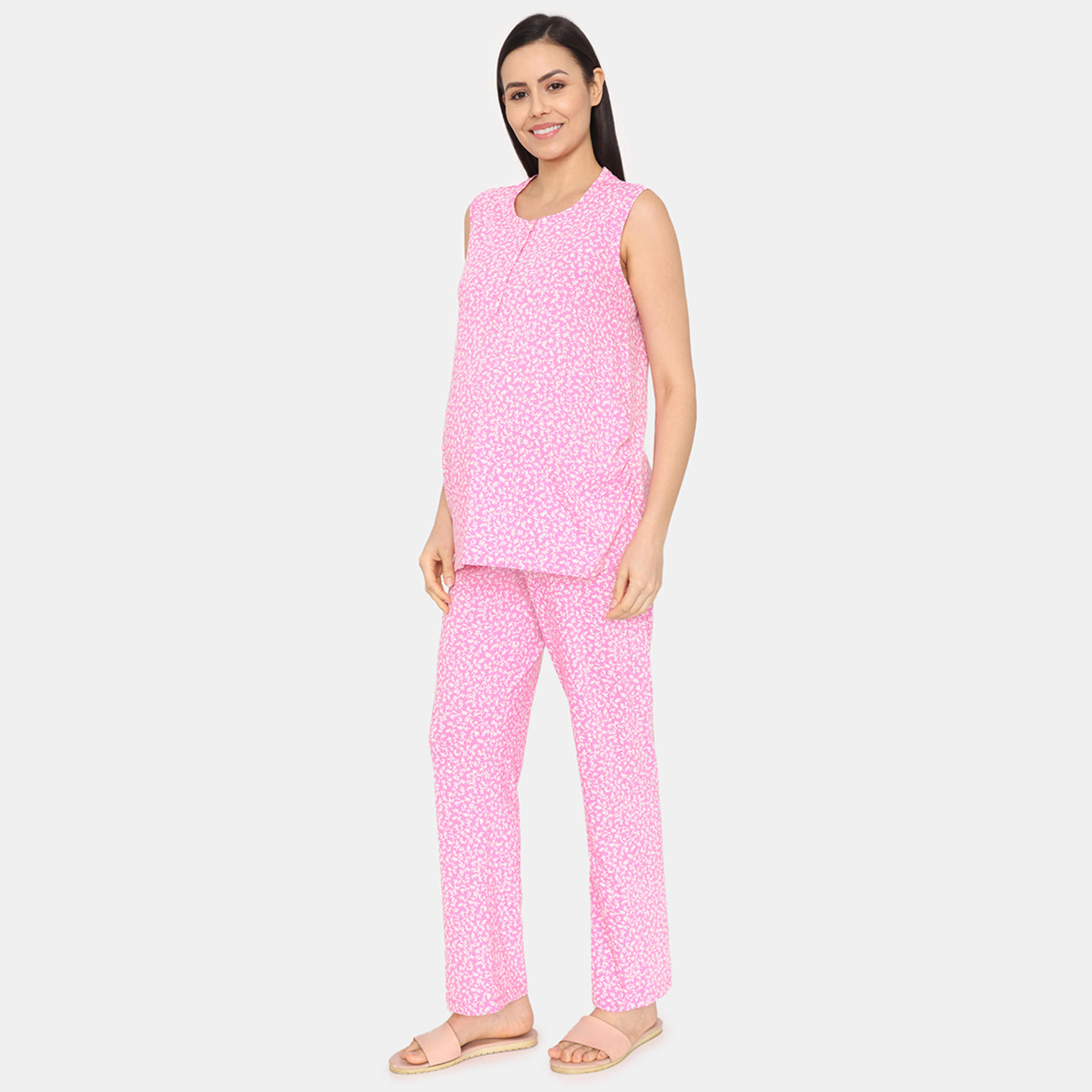 طقم للحوامل بنطلون بيجاما وبلوزة بطبعات من زيفامي-women-clothing-maternity-nightwear-image-2