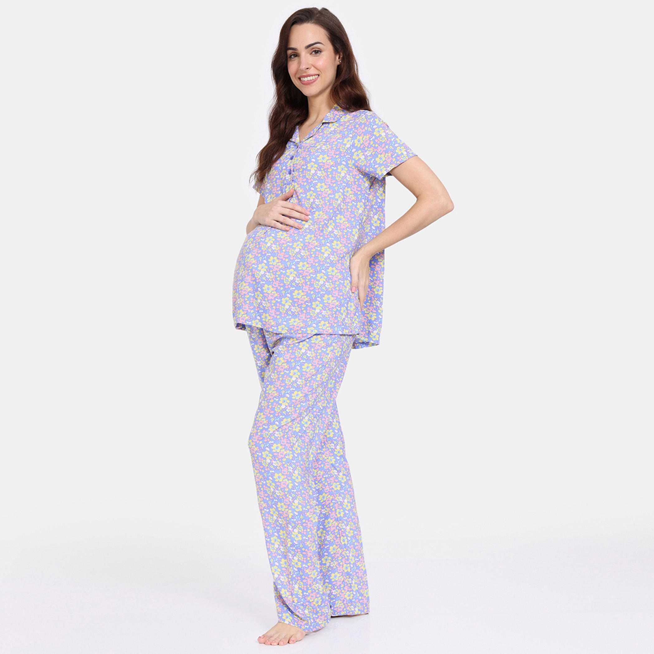 طقم للحوامل بنطلون بيجاما وتيشيرت بطبعات زهرية من زيفامي-women-clothing-maternity-nightwear-image-2