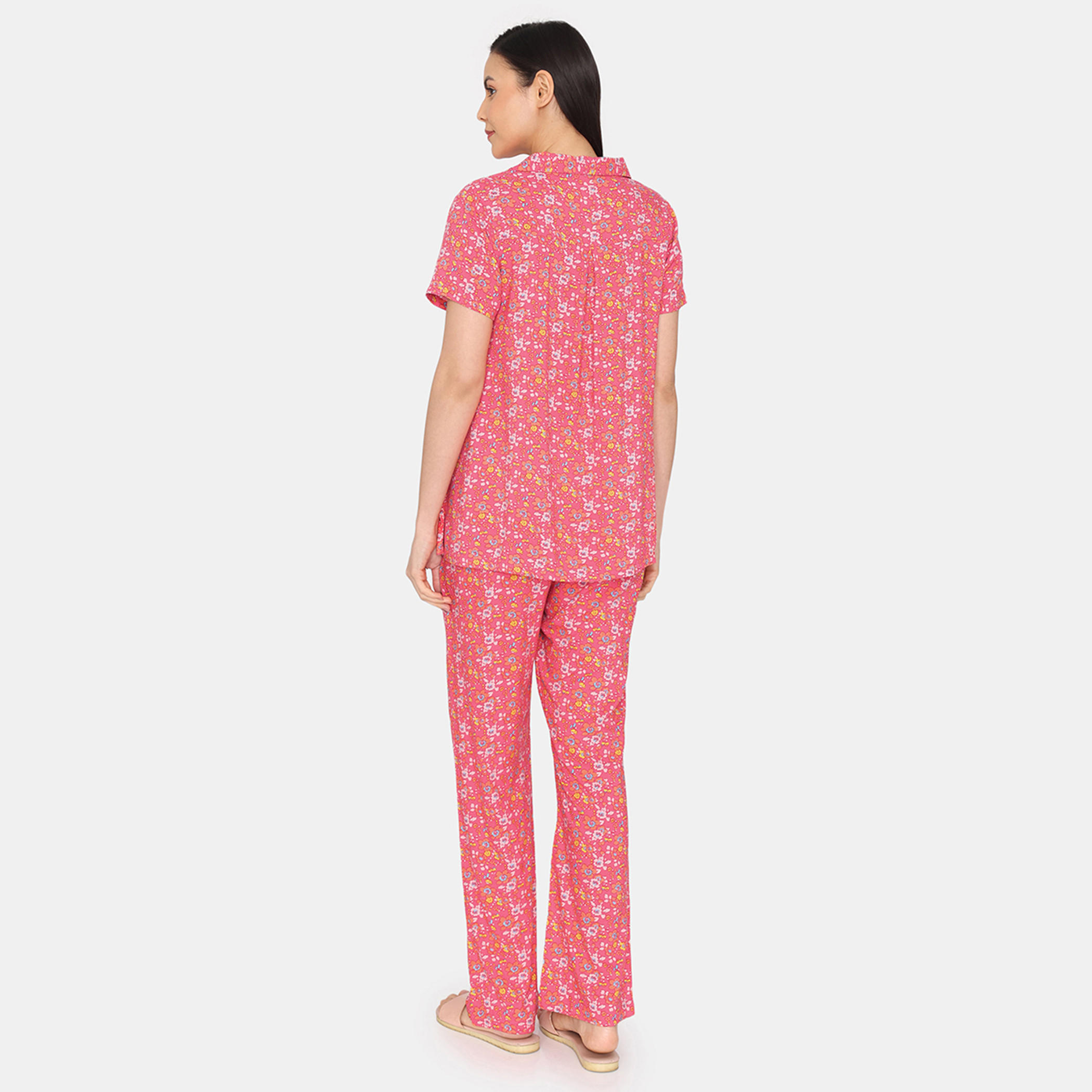 طقم للحوامل بنطلون بيجاما وتيشيرت بطبعات زهرية من زيفامي-women-clothing-maternity-nightwear-image-9